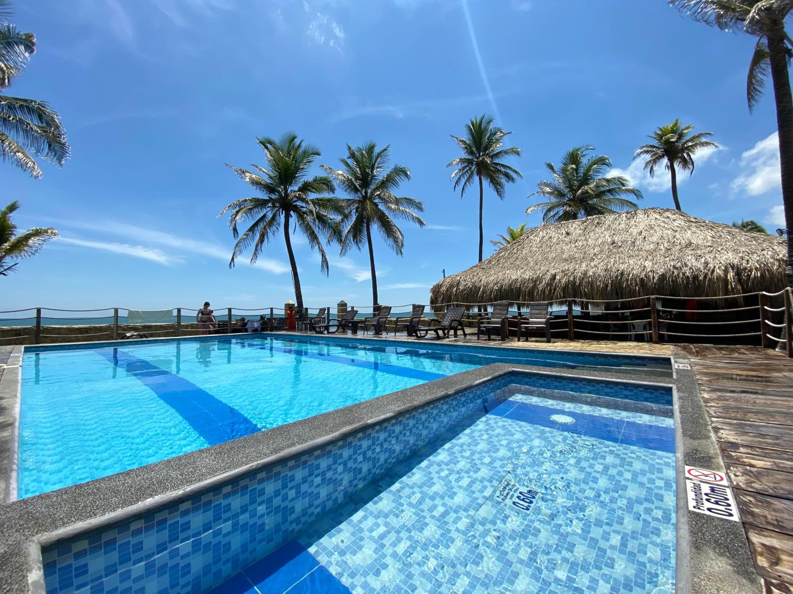 Apartamento en condominio con vista al mar