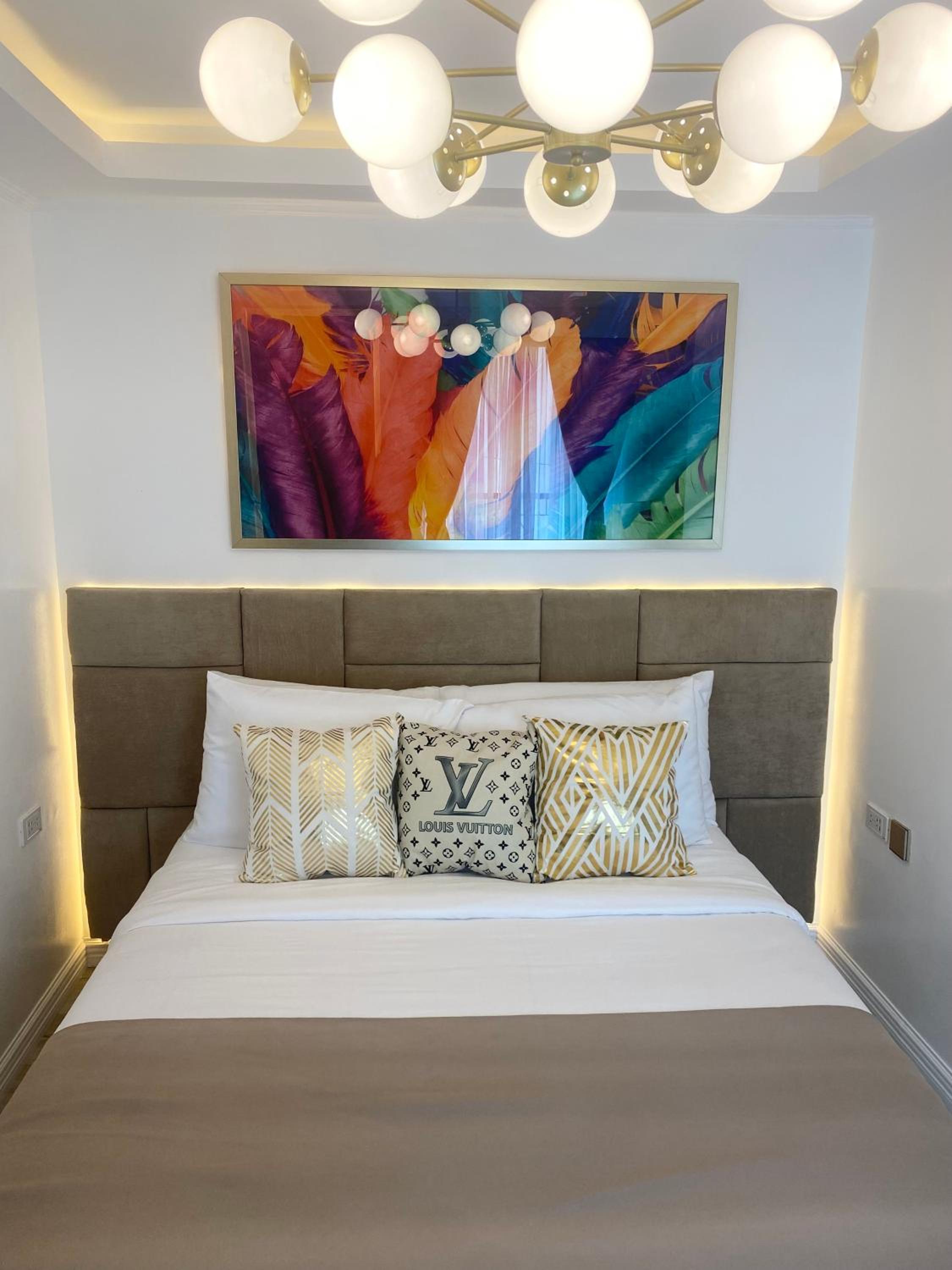 MAKATI Isabela Luxury view 4