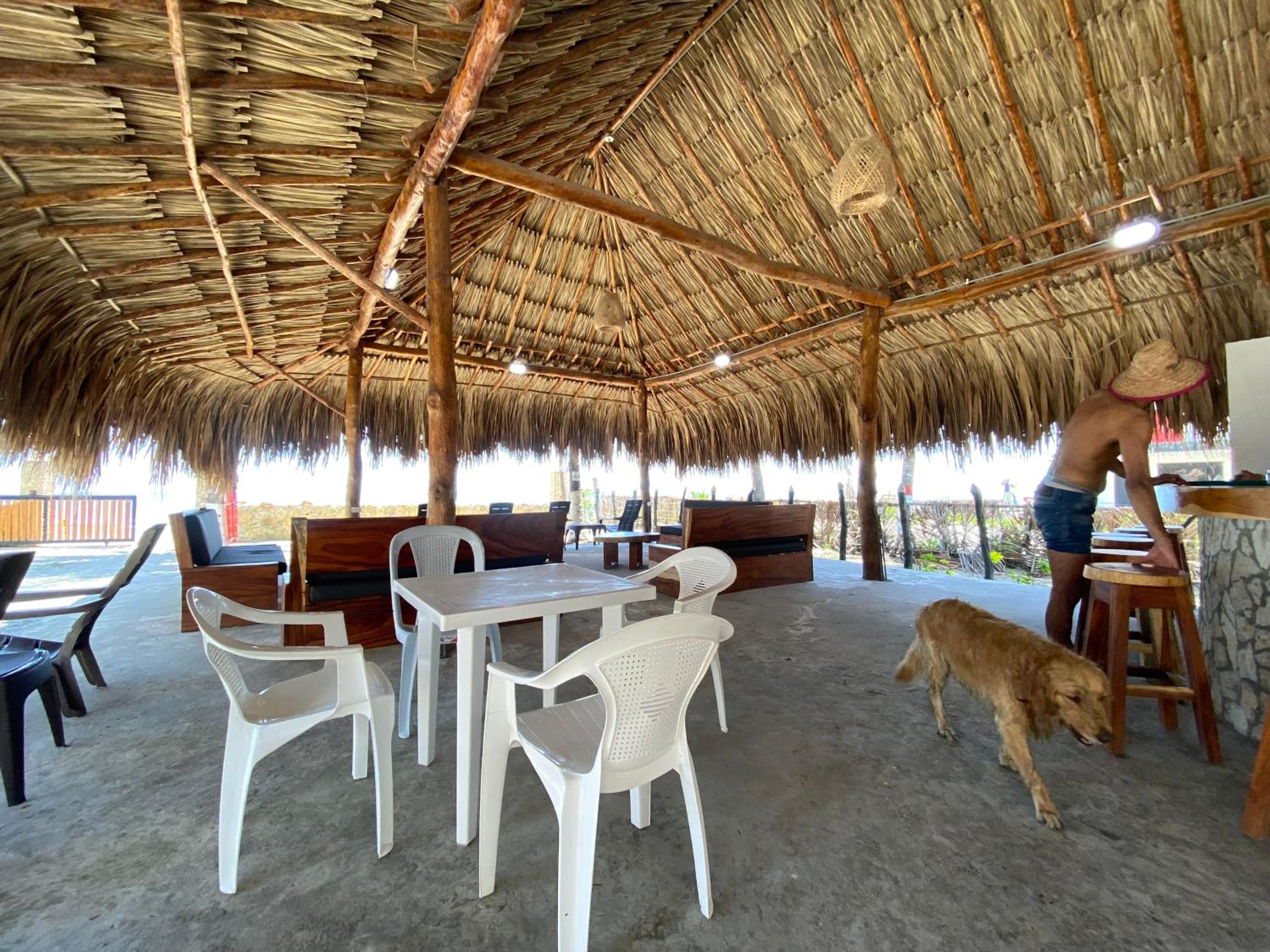 Apartamento en condominio con vista al mar