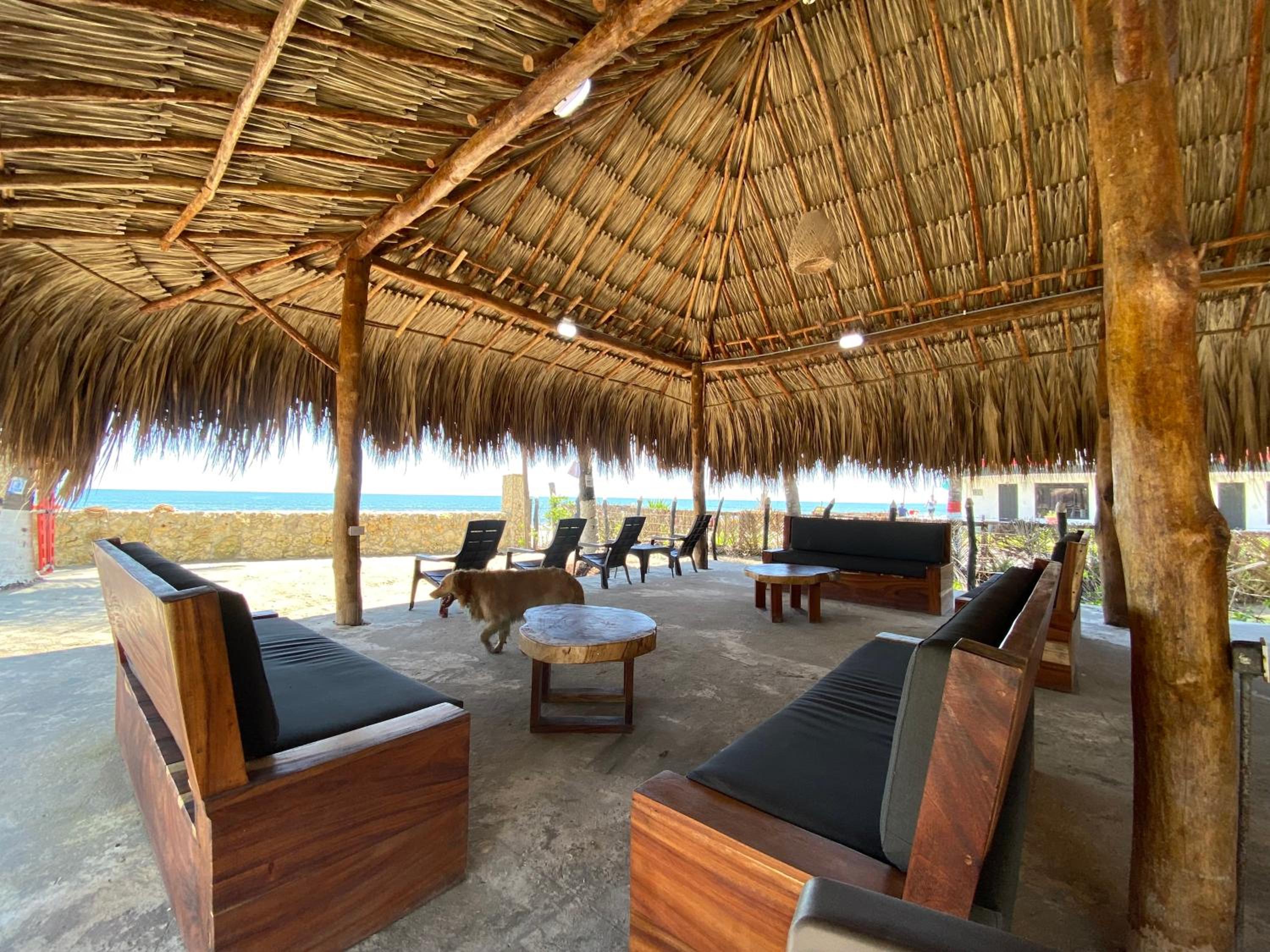 Apartamento en condominio con vista al mar
