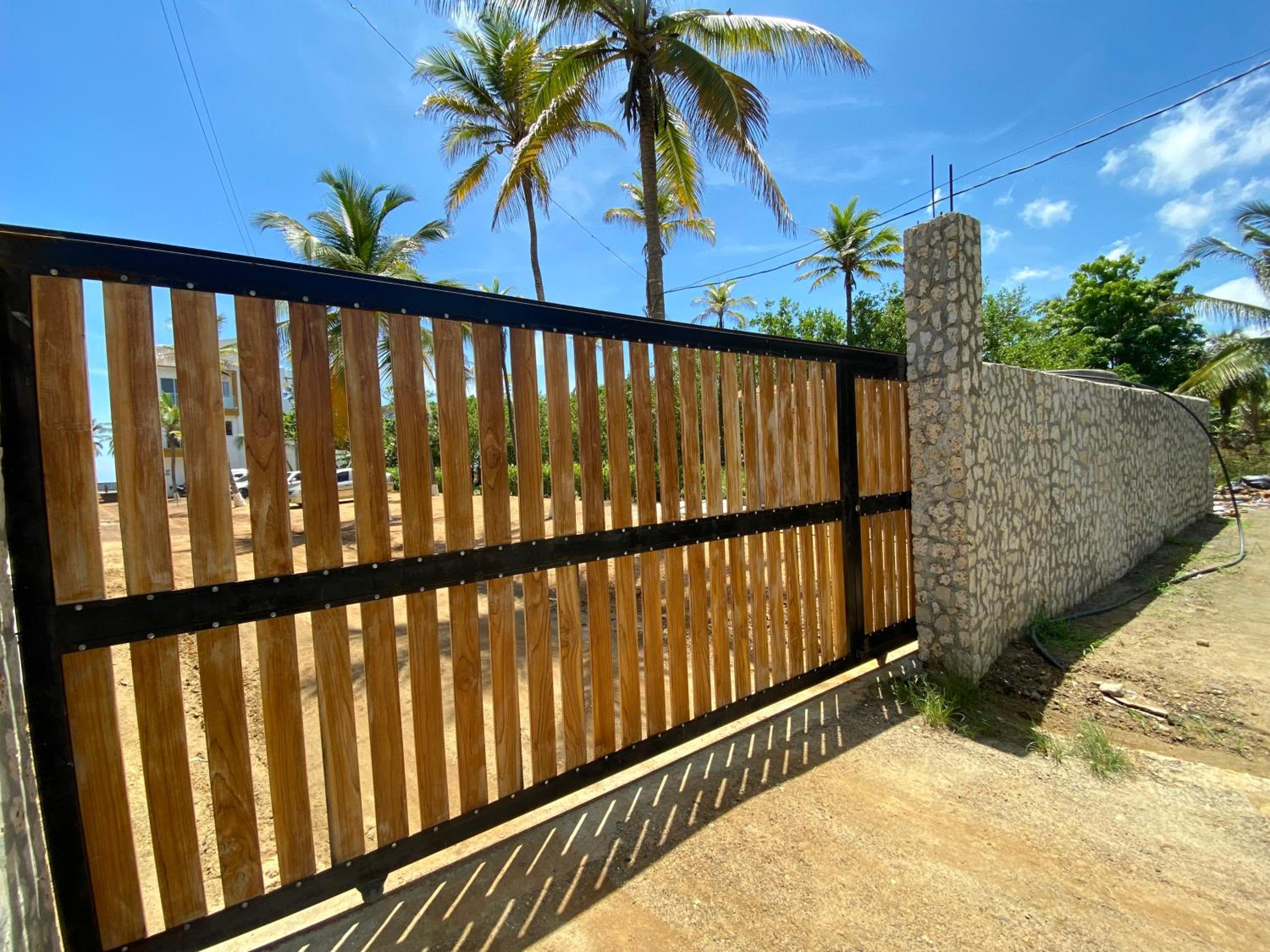 Apartamento en condominio con vista al mar