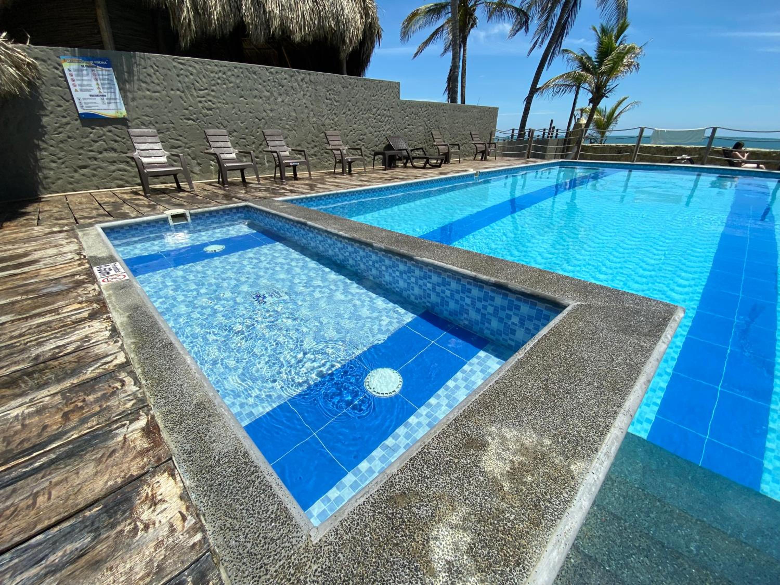 Apartamento en condominio con vista al mar