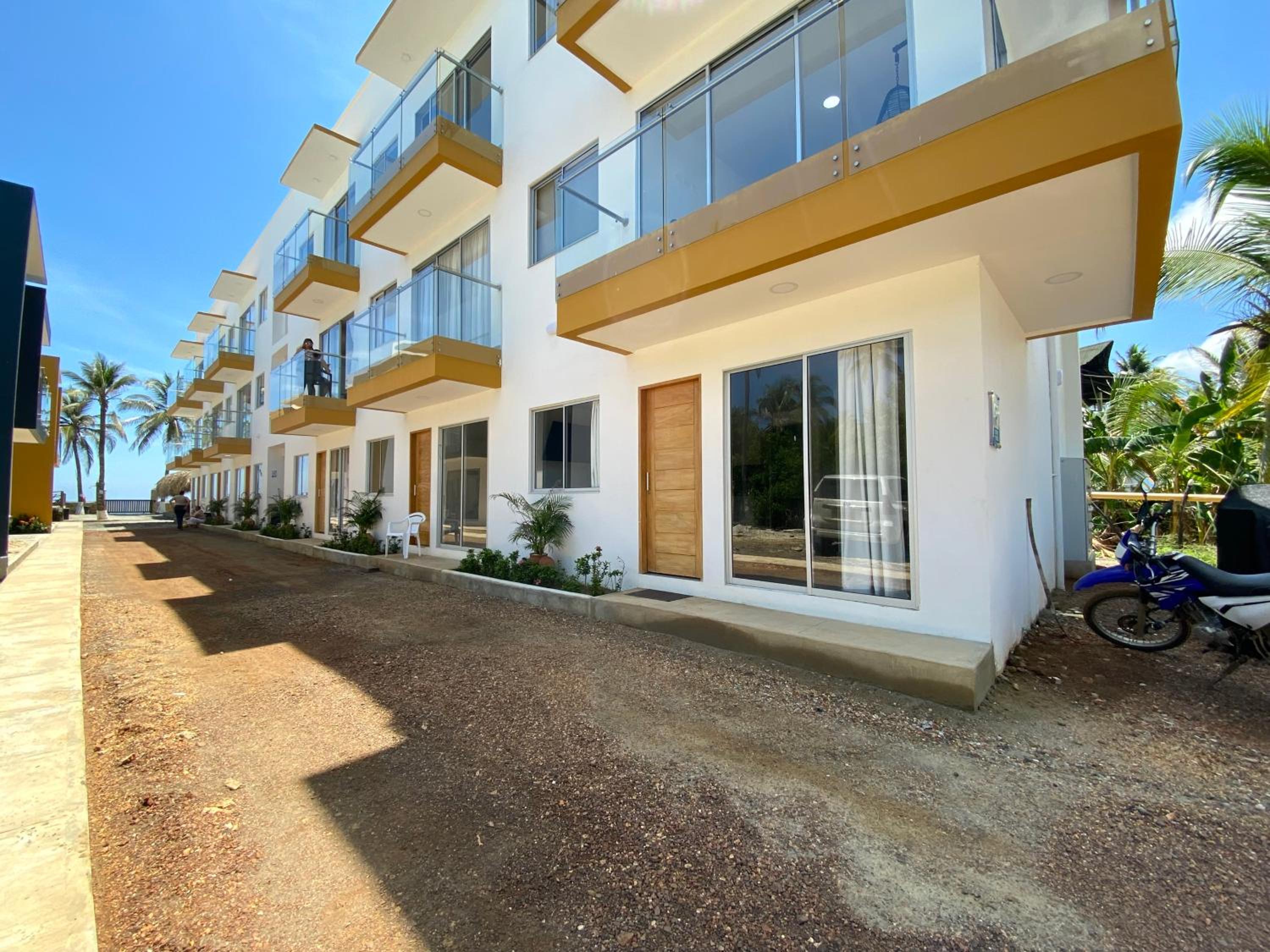 Apartamento en condominio con vista al mar