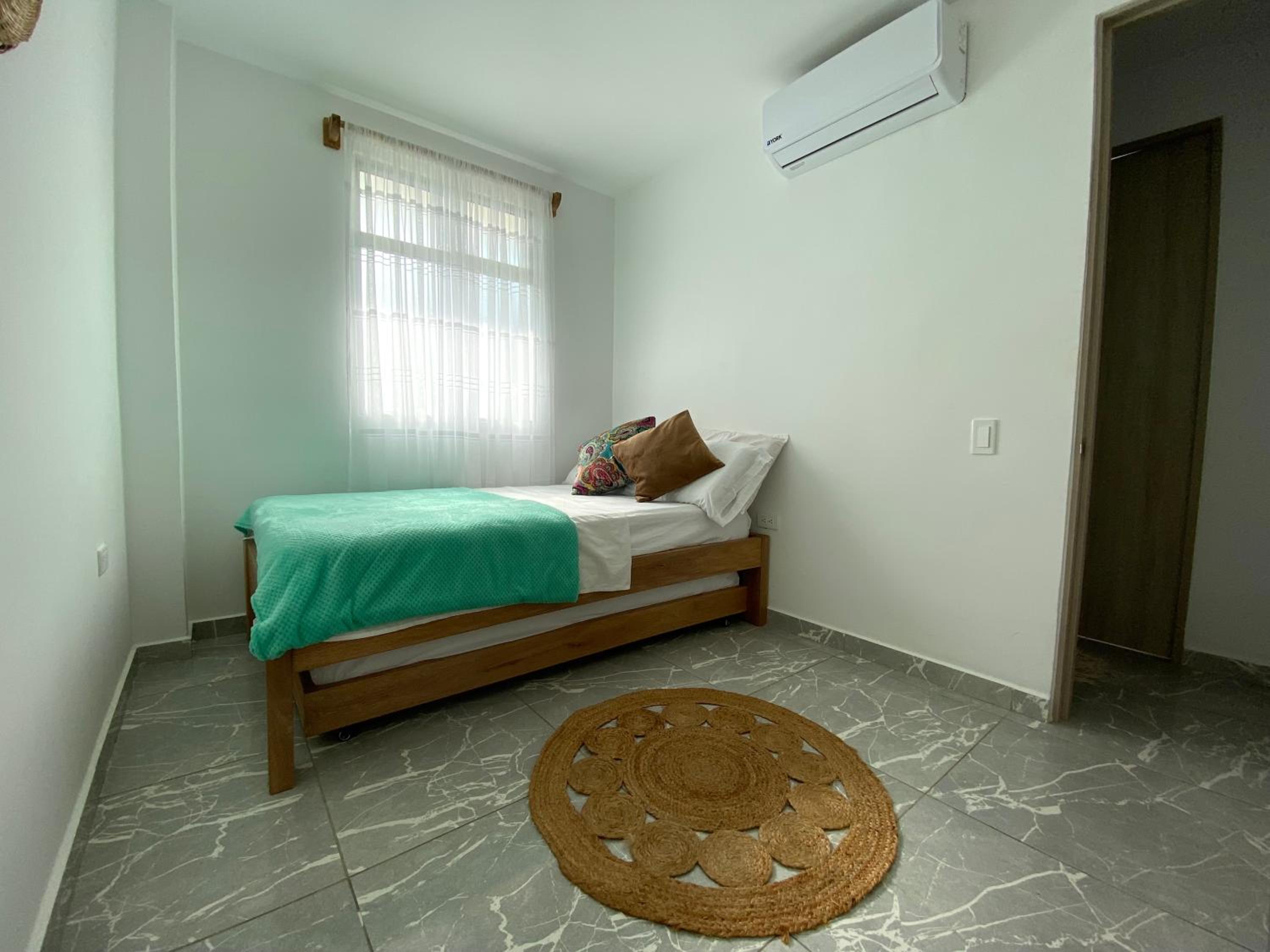 Apartamento en condominio con vista al mar