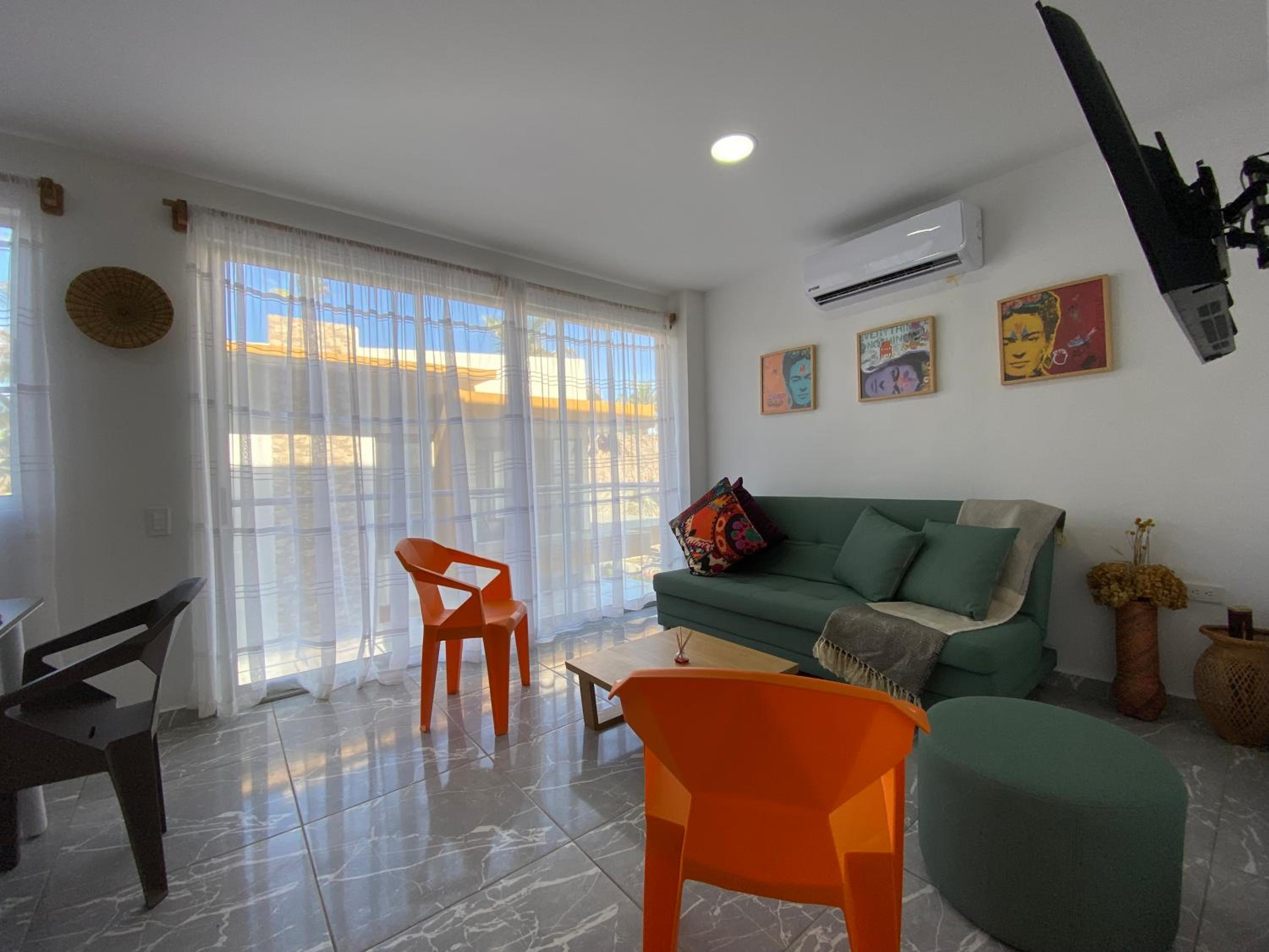 Apartamento en condominio con vista al mar