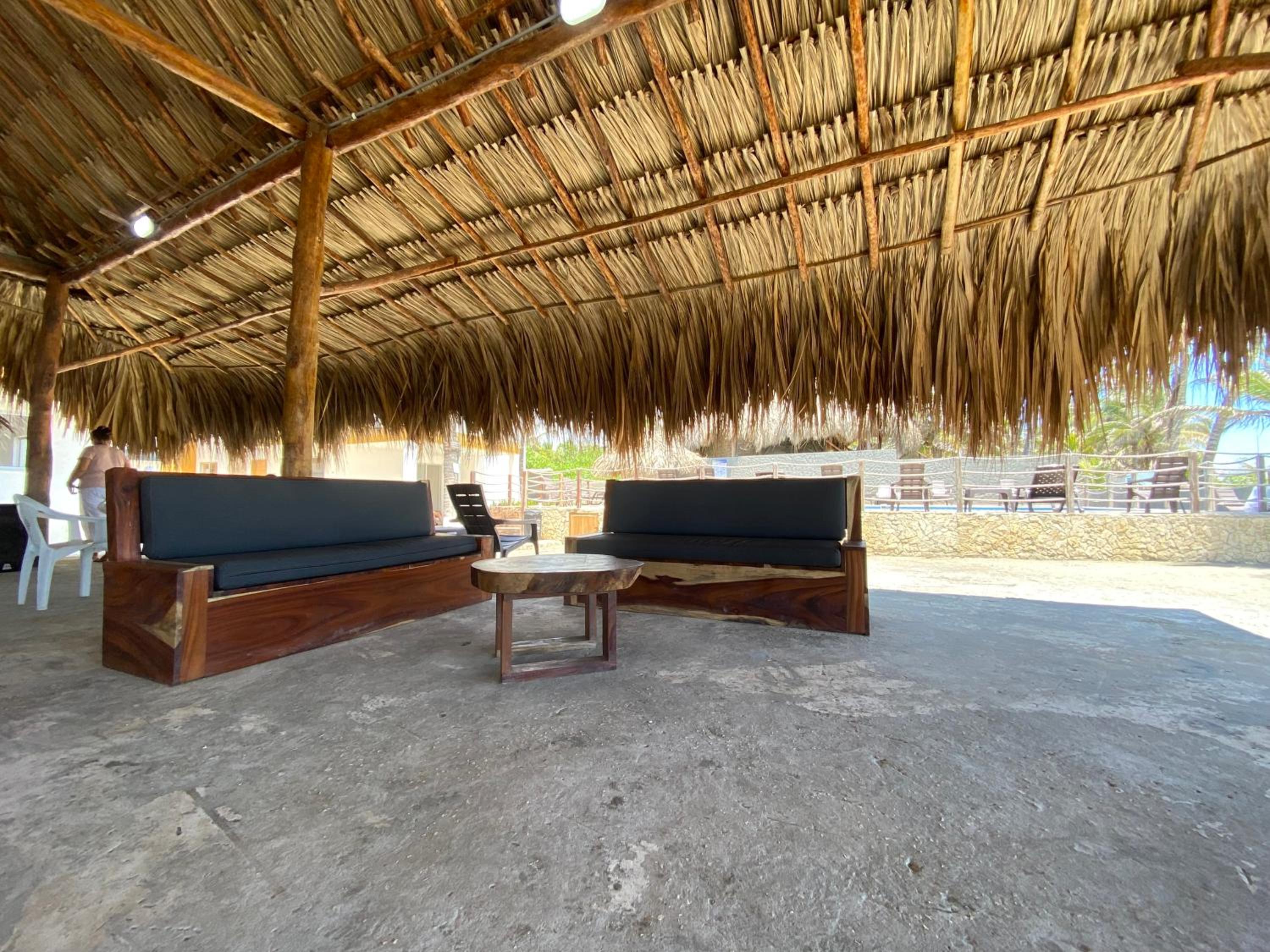 Apartamento en condominio con vista al mar