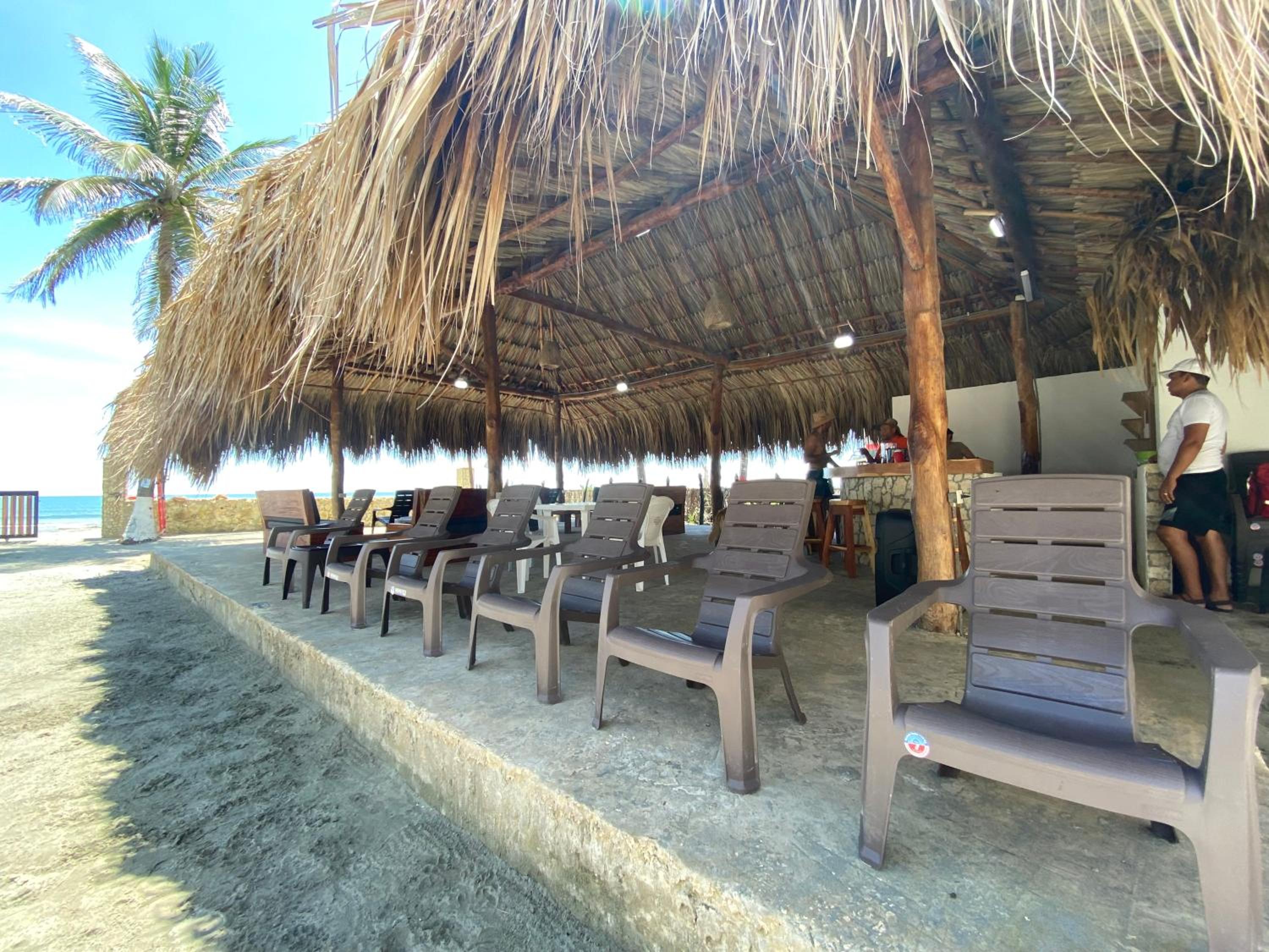 Apartamento en condominio con vista al mar