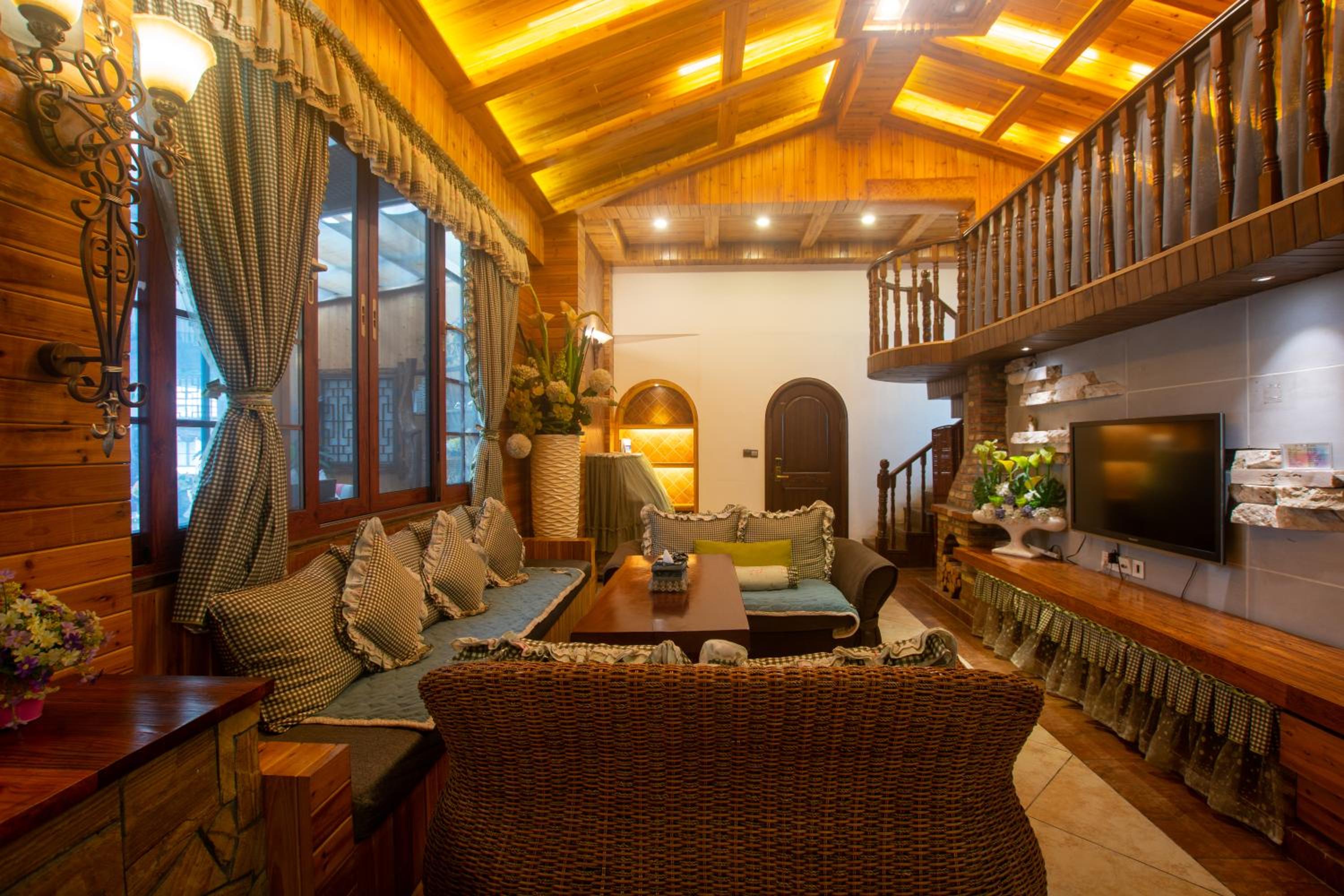 Floral Hotel · Baihui Living Zhangjiajie