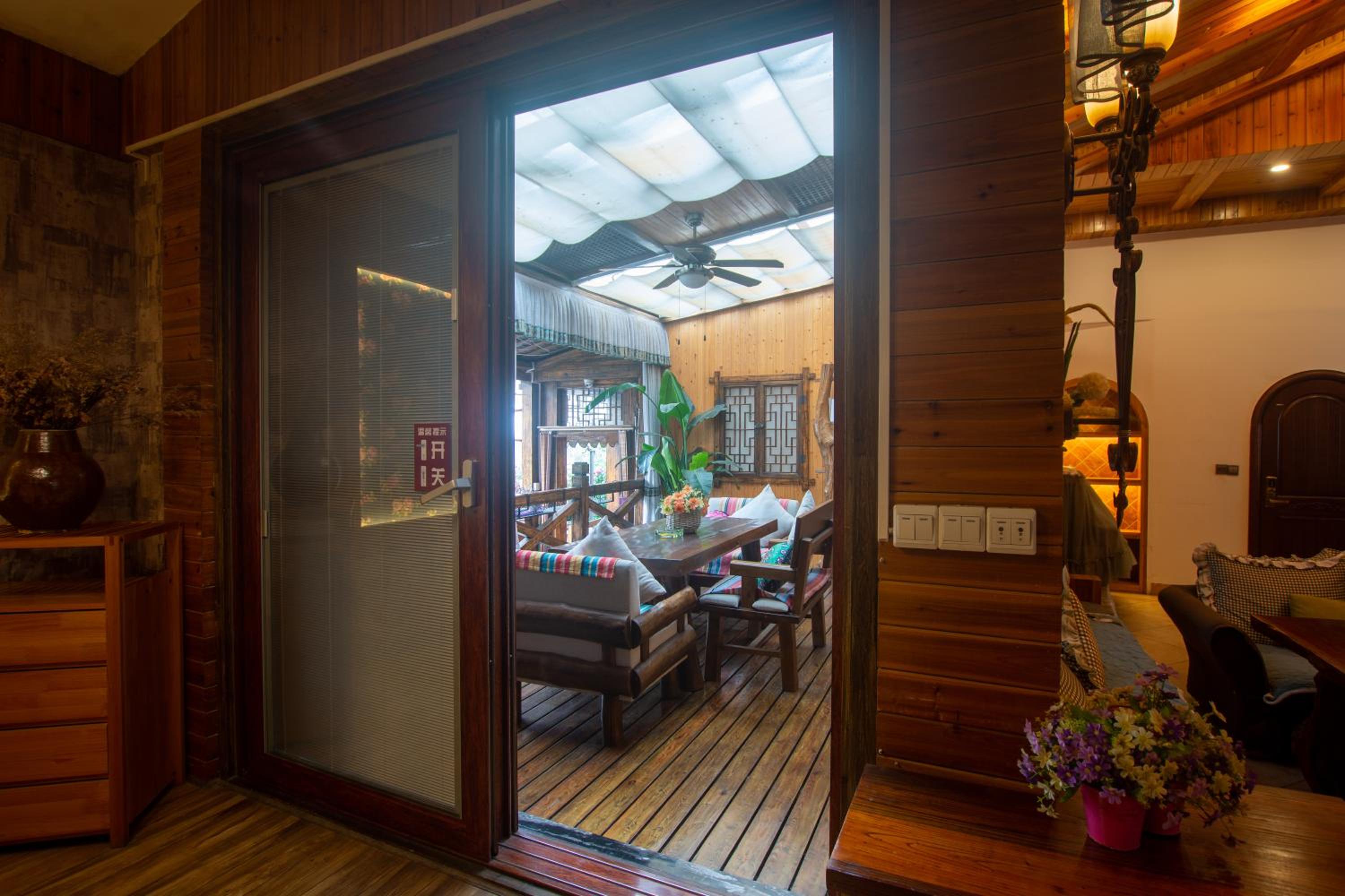 Floral Hotel · Baihui Living Zhangjiajie