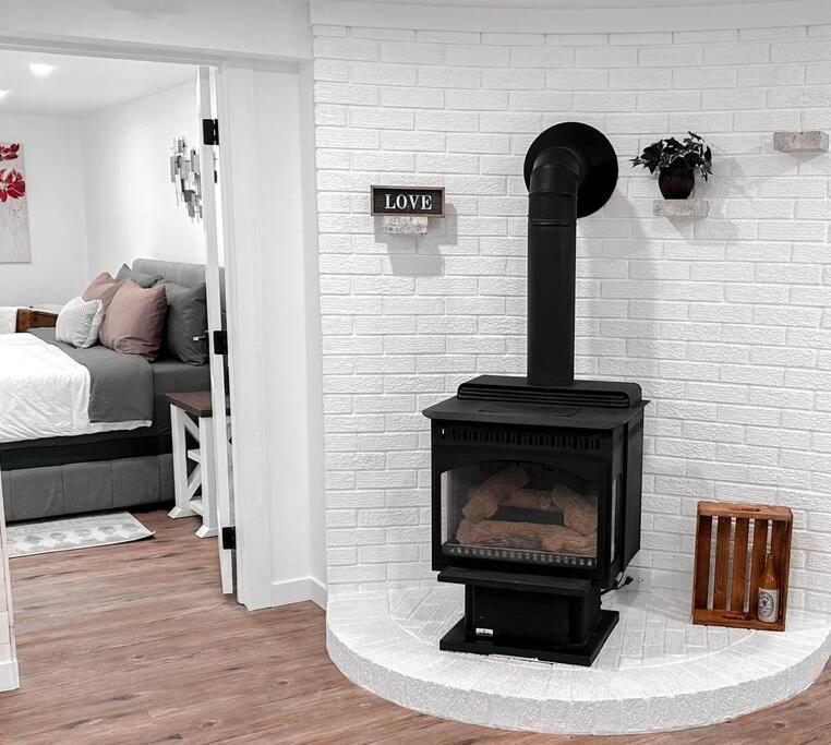 The Victoria Suite in Elora- King Bed
