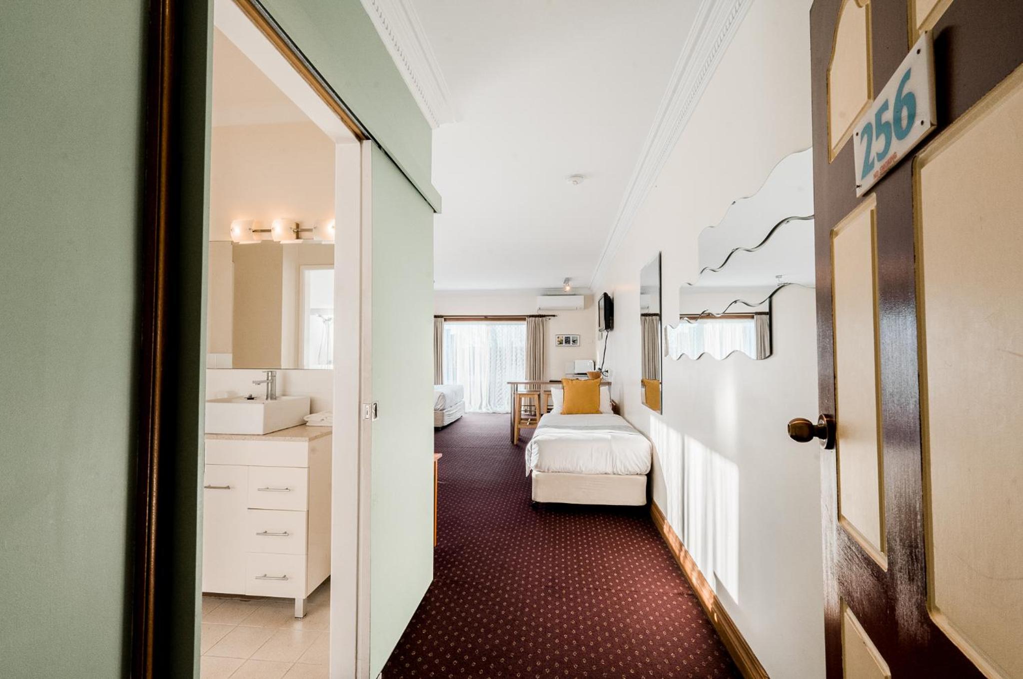 The Henry Parkes Tenterfield