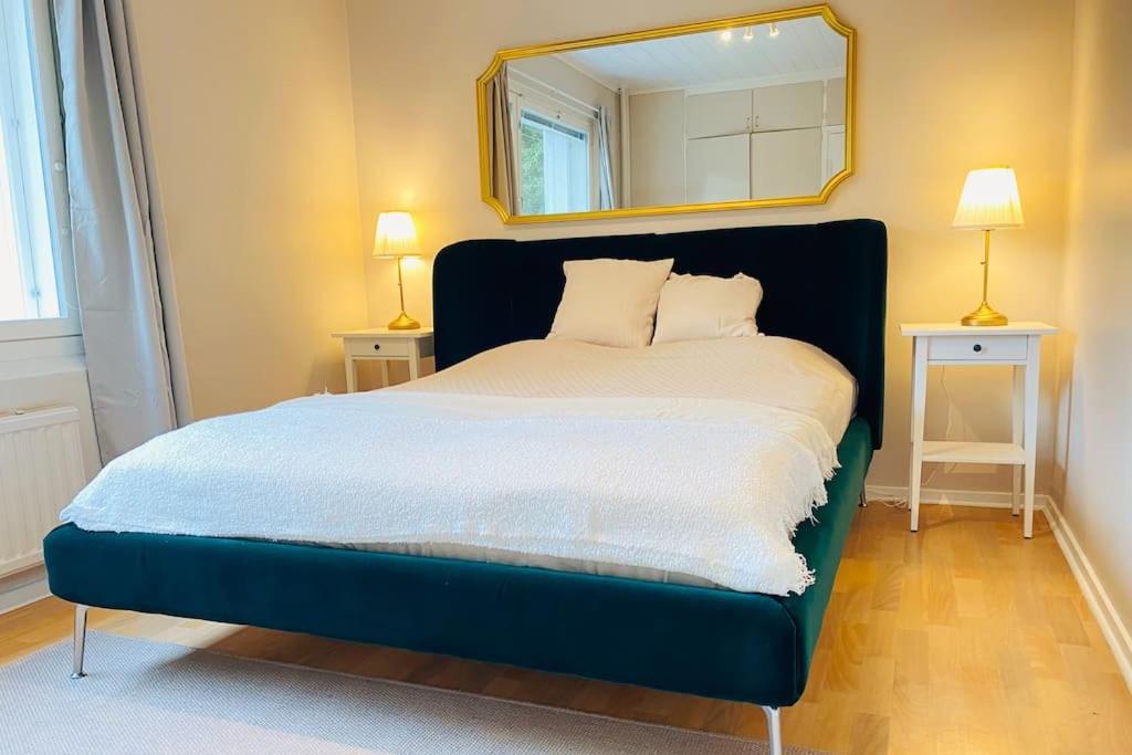 Beautiful 2 bedroom & Free parking view 2
