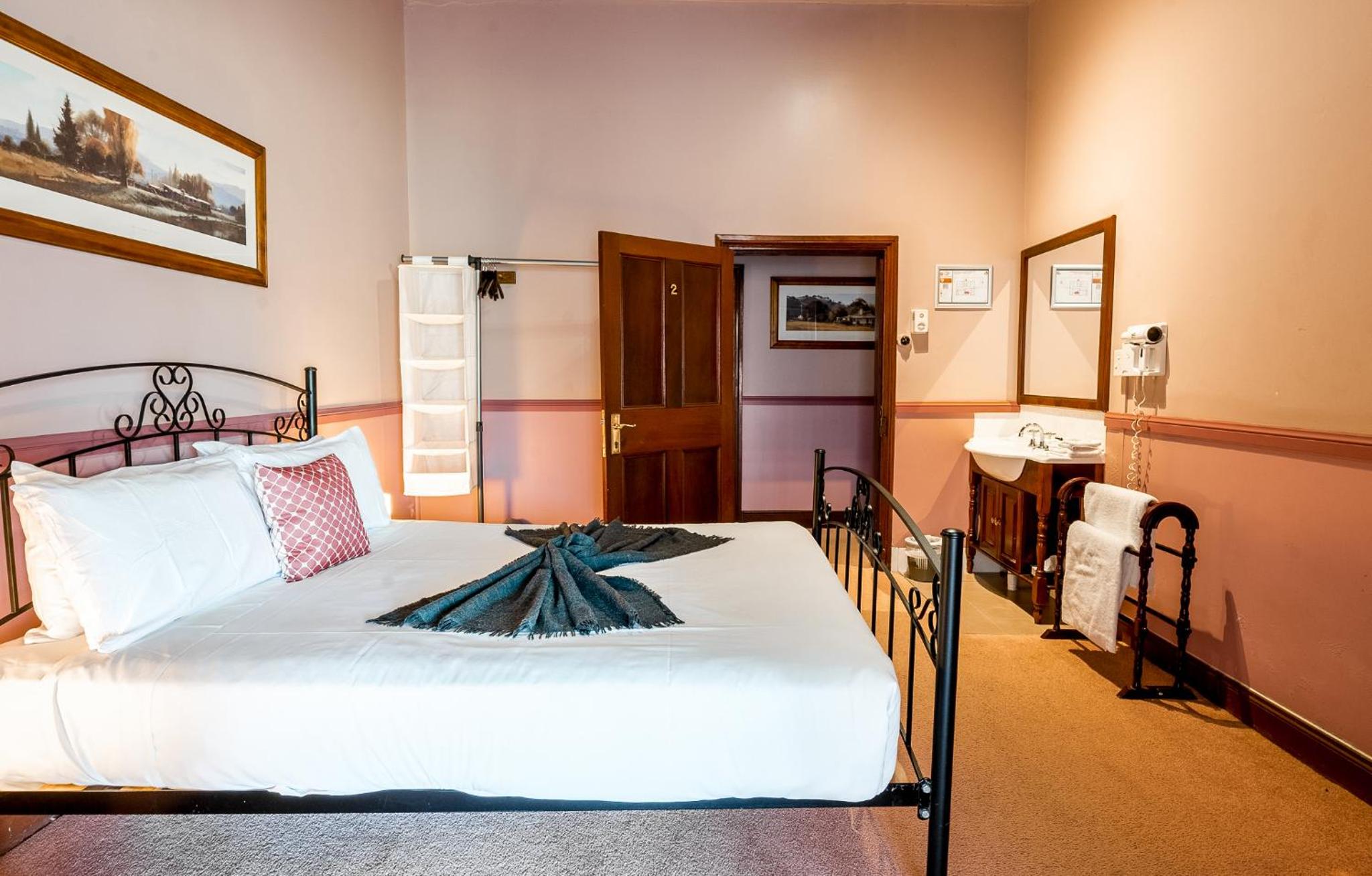 The Henry Parkes Tenterfield