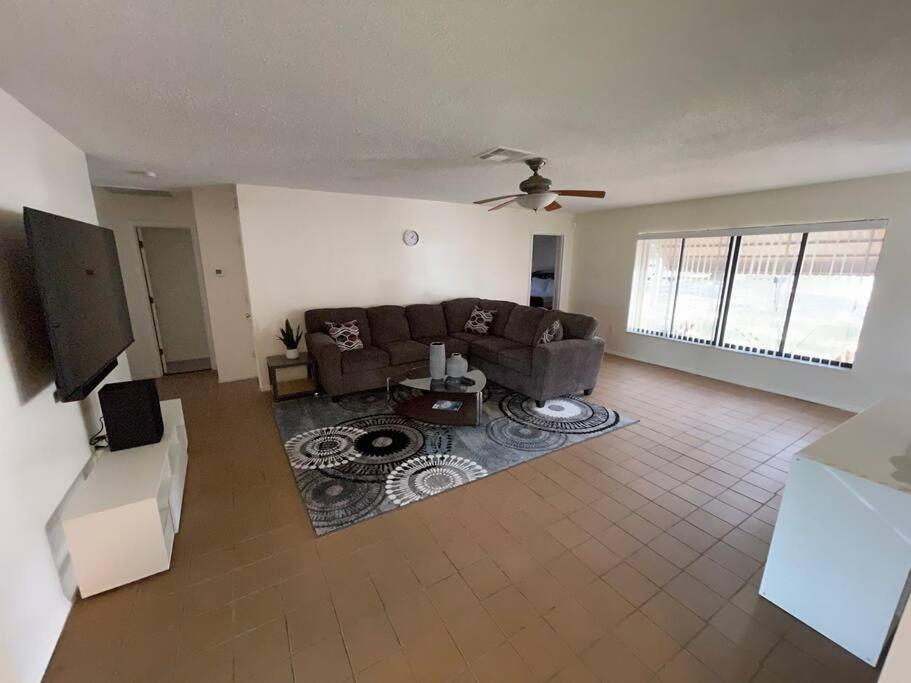 Lakeside retreat - 3 Bedroom, 2 Bathroom house by the lake view 2