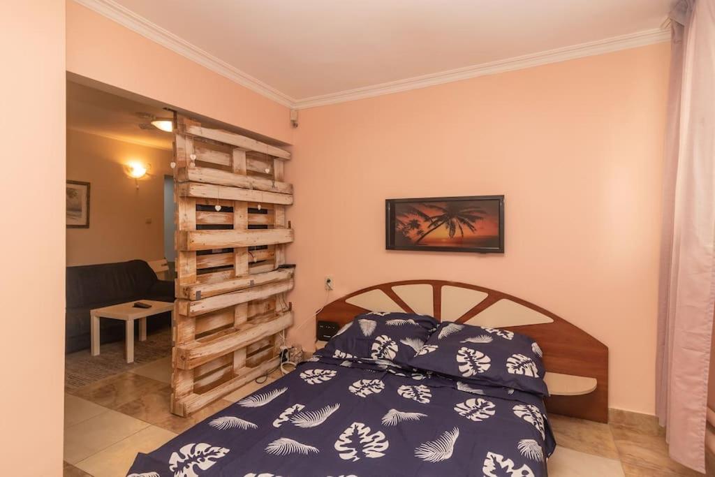 Charming Artistic Central Apartment