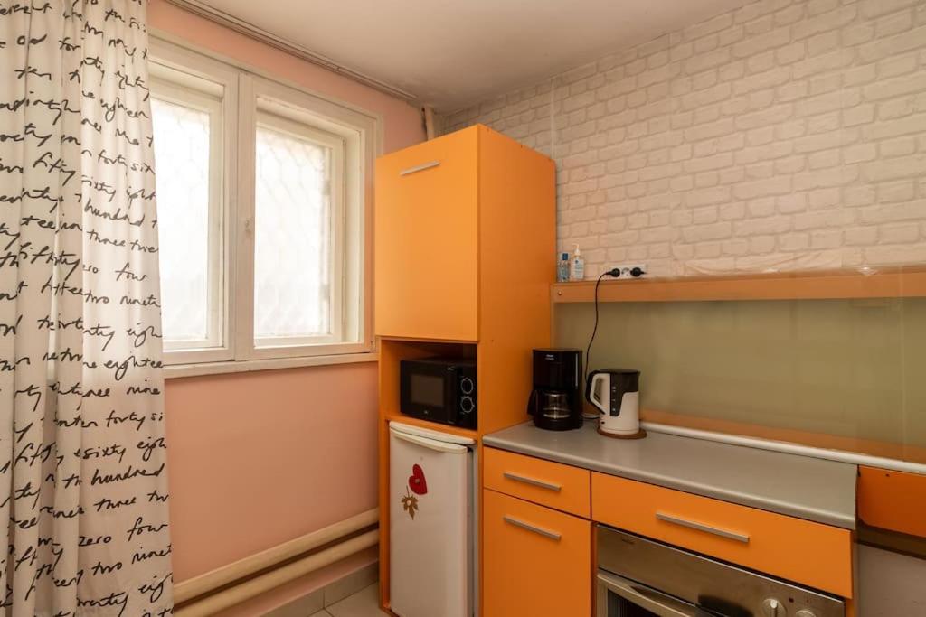 Charming Artistic Central Apartment
