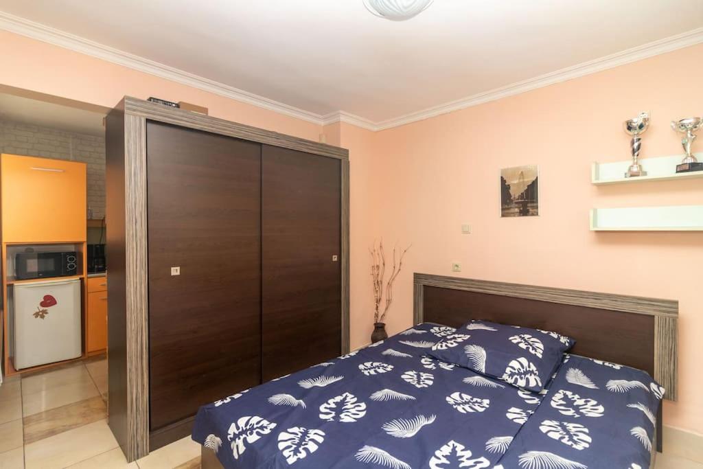 Charming Artistic Central Apartment