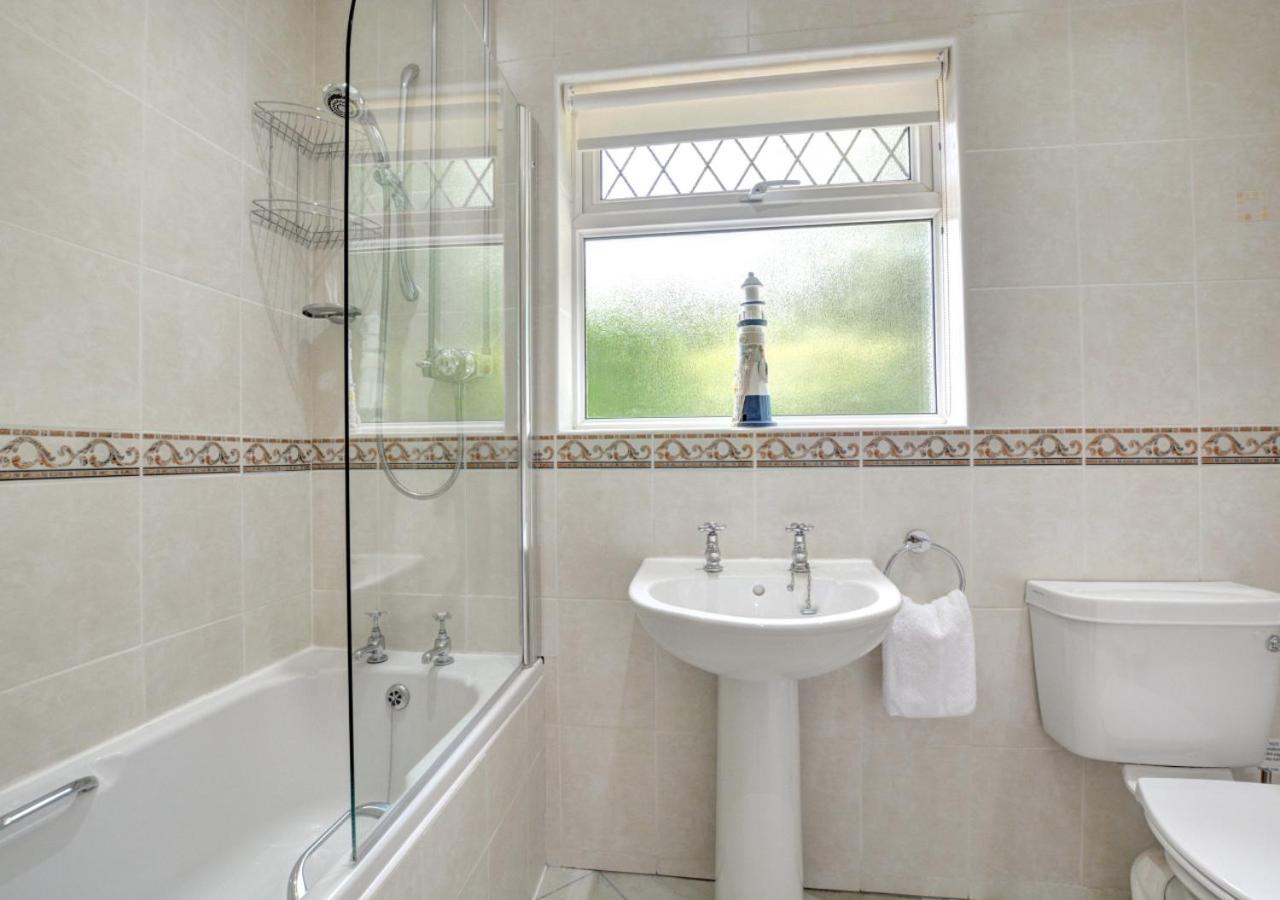 4 Bed in Saundersfoot oc-pw9073