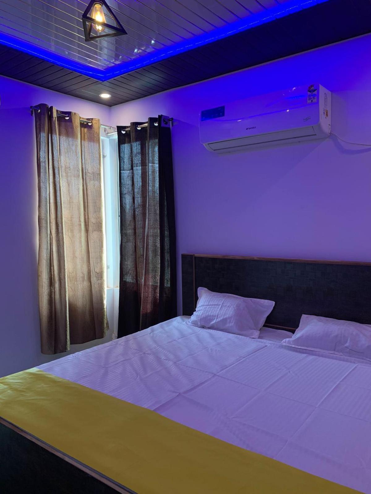 Privyrooms