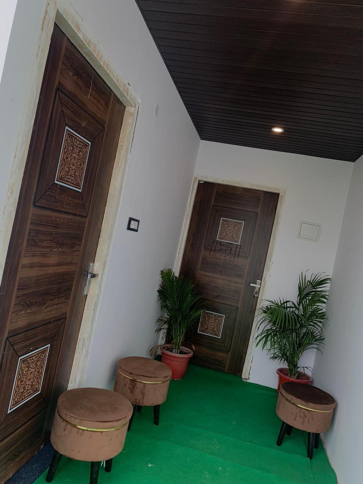 Privyrooms