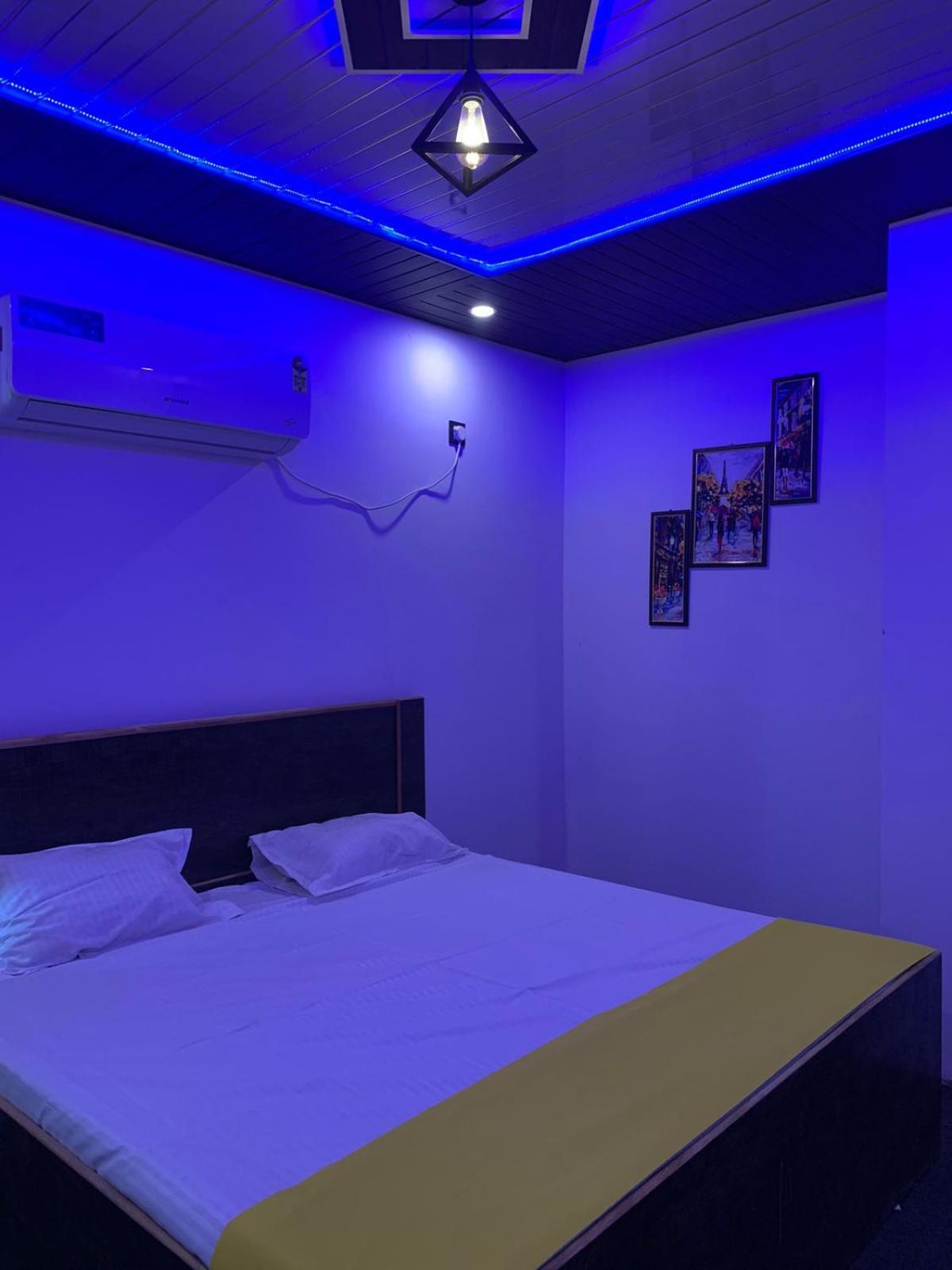 Privyrooms