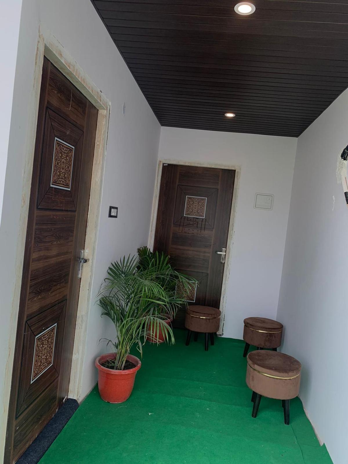 Privyrooms