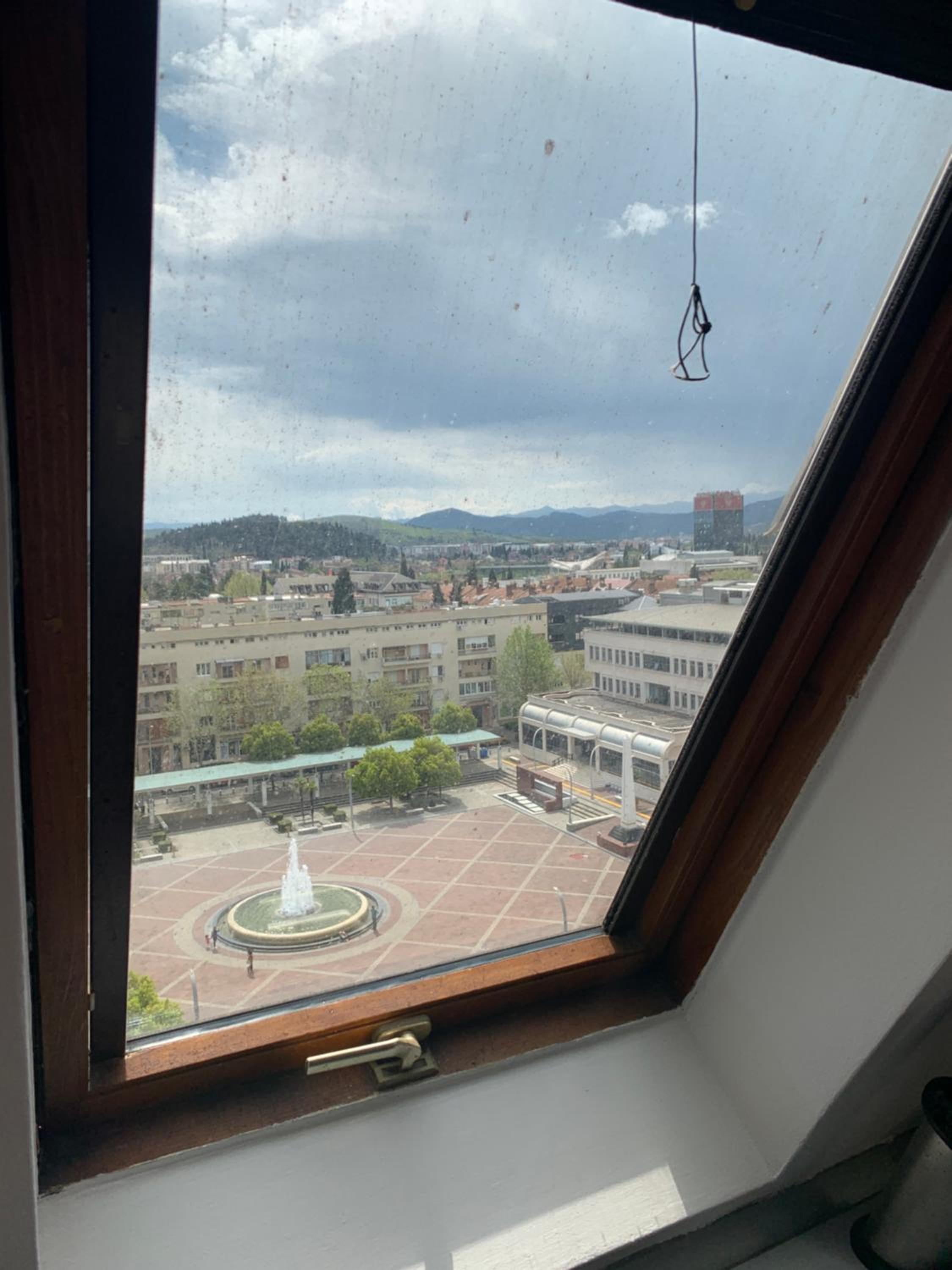 Stan u strogom centru grada view 5
