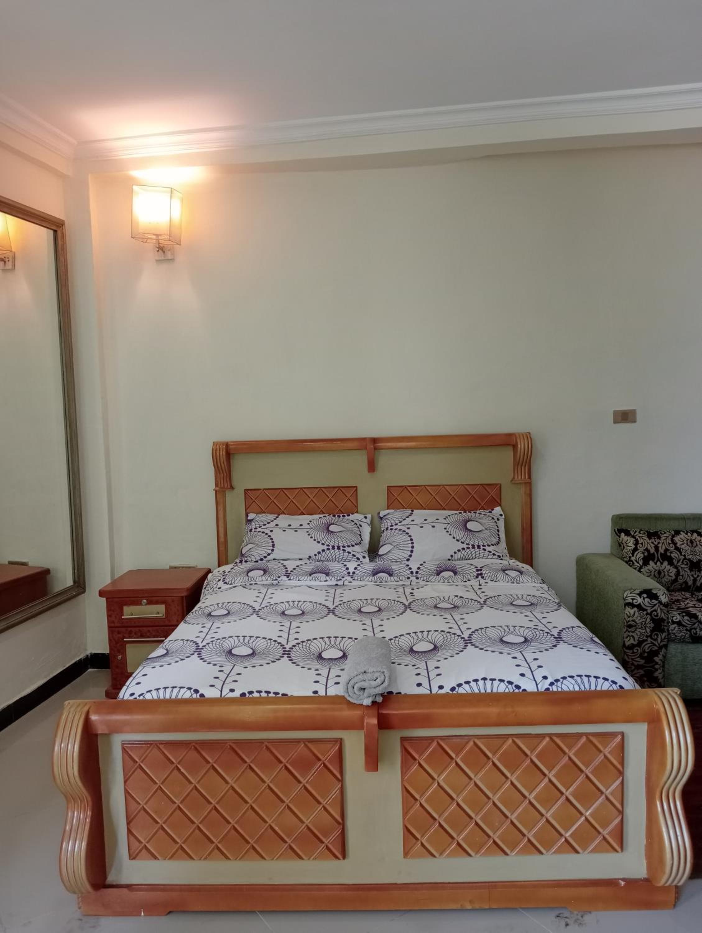 Avi Guest House