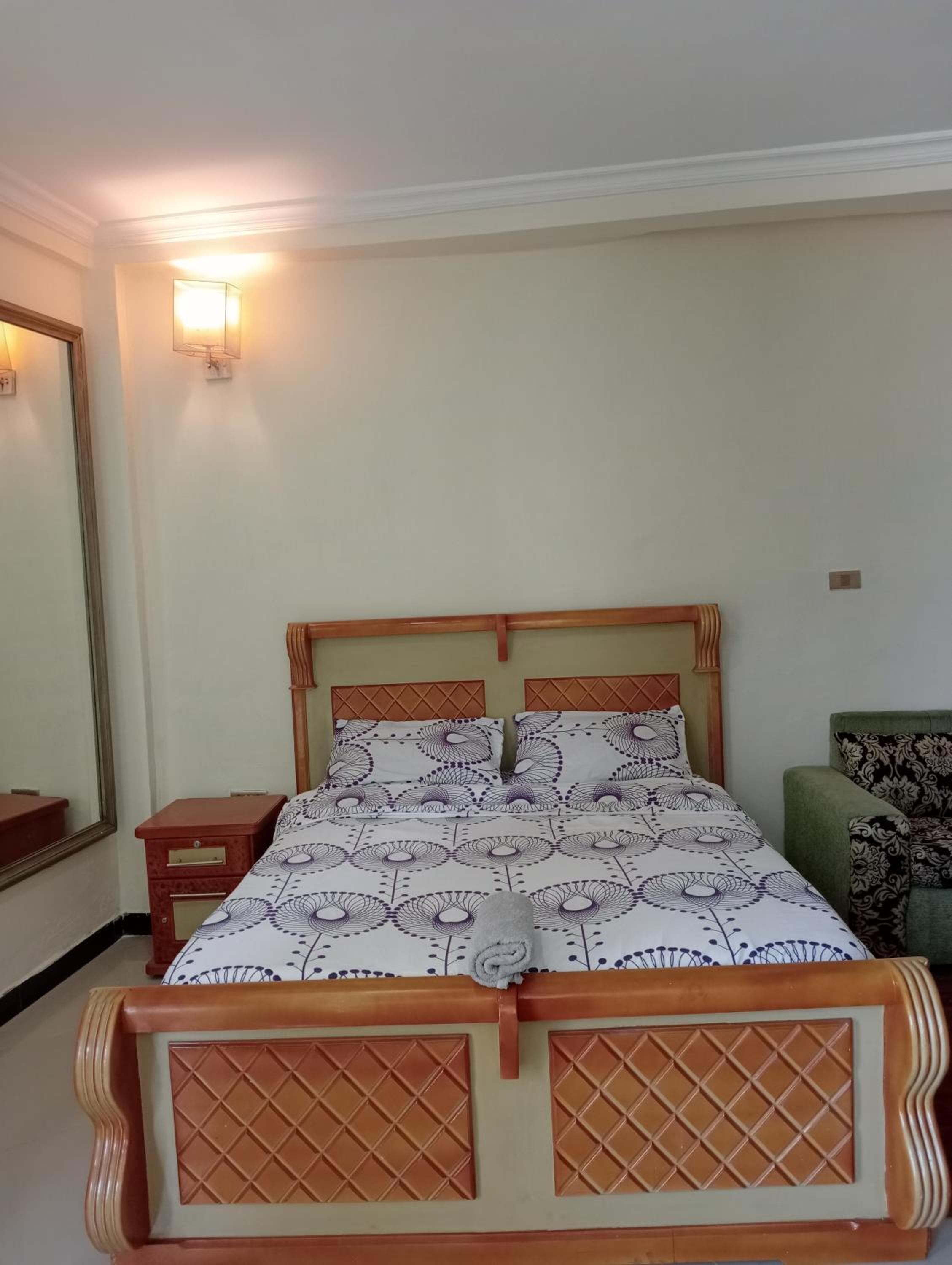 Avi Guest House