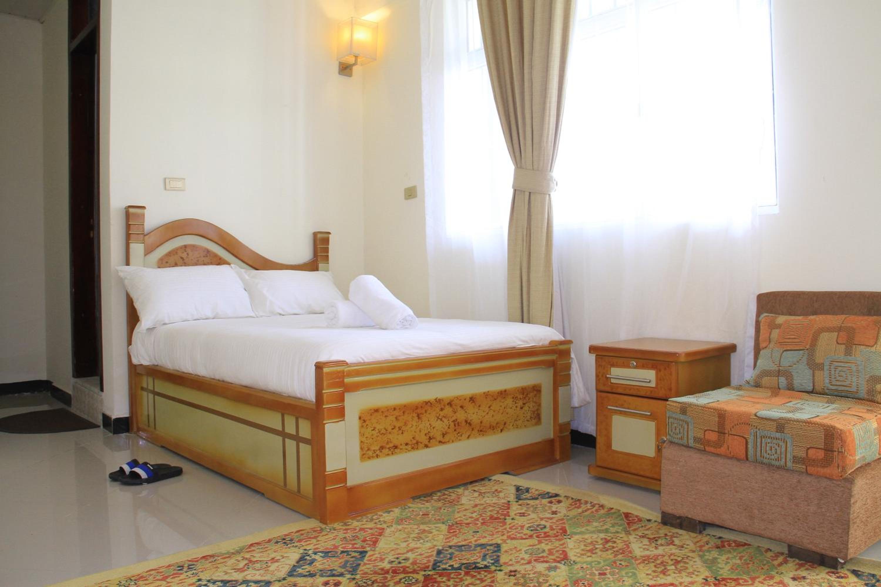 Avi Guest House