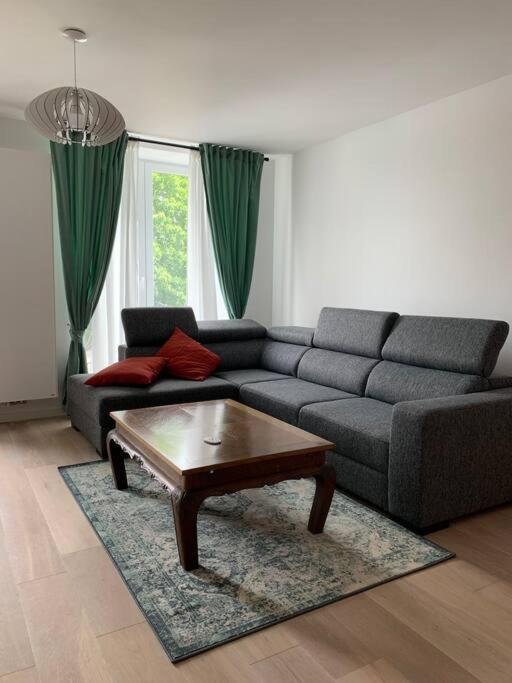 Appartement au centre d'une ville historique.