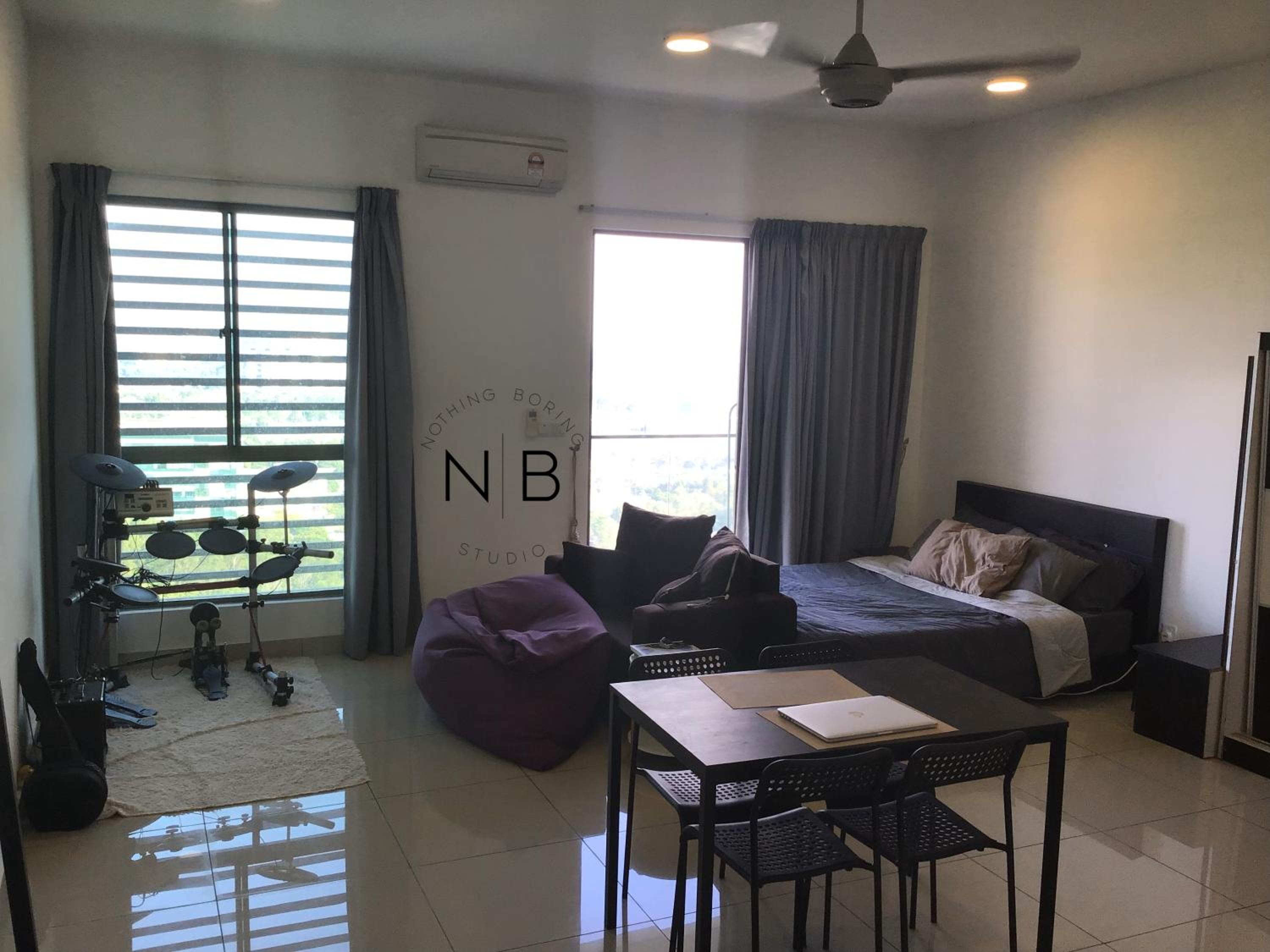 NETFLIX and JAM Fun Supercool Nothing Boring Studio 2 min walk to MCD Starbucks KFC photo 2