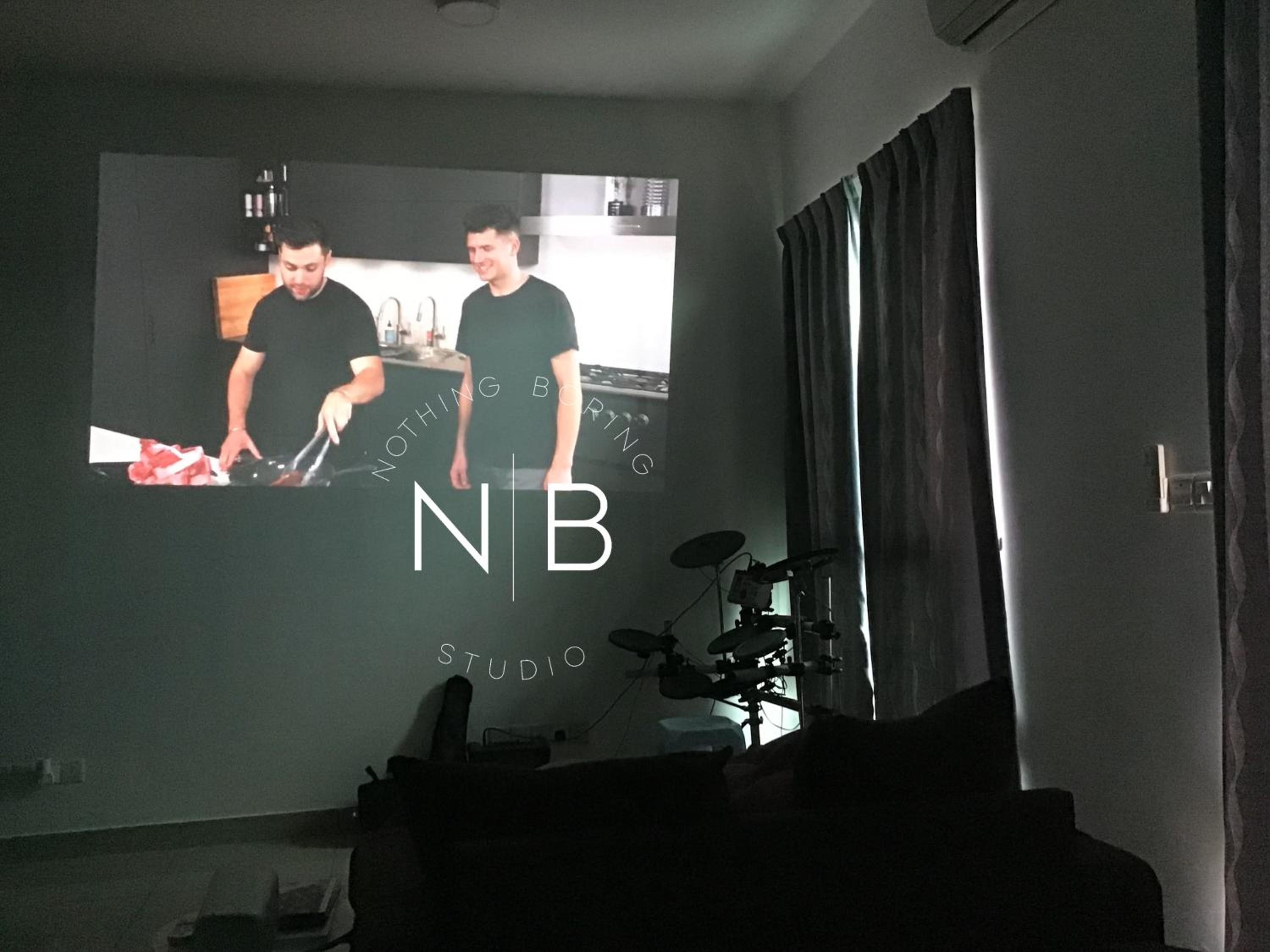 NETFLIX and JAM Fun Supercool Nothing Boring Studio 2 min walk to MCD Starbucks KFC photo 4