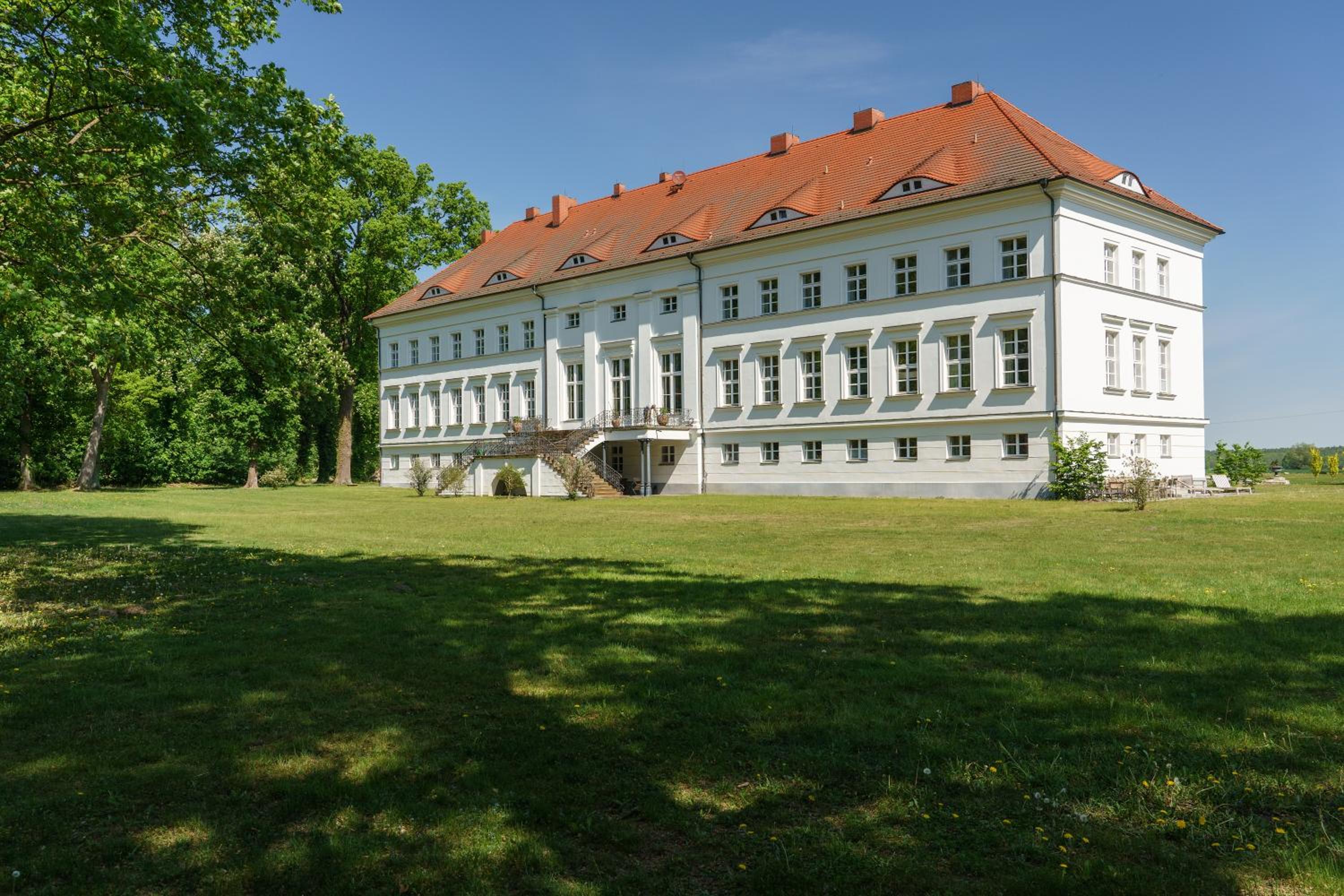 Schloss Retzow Apartments
