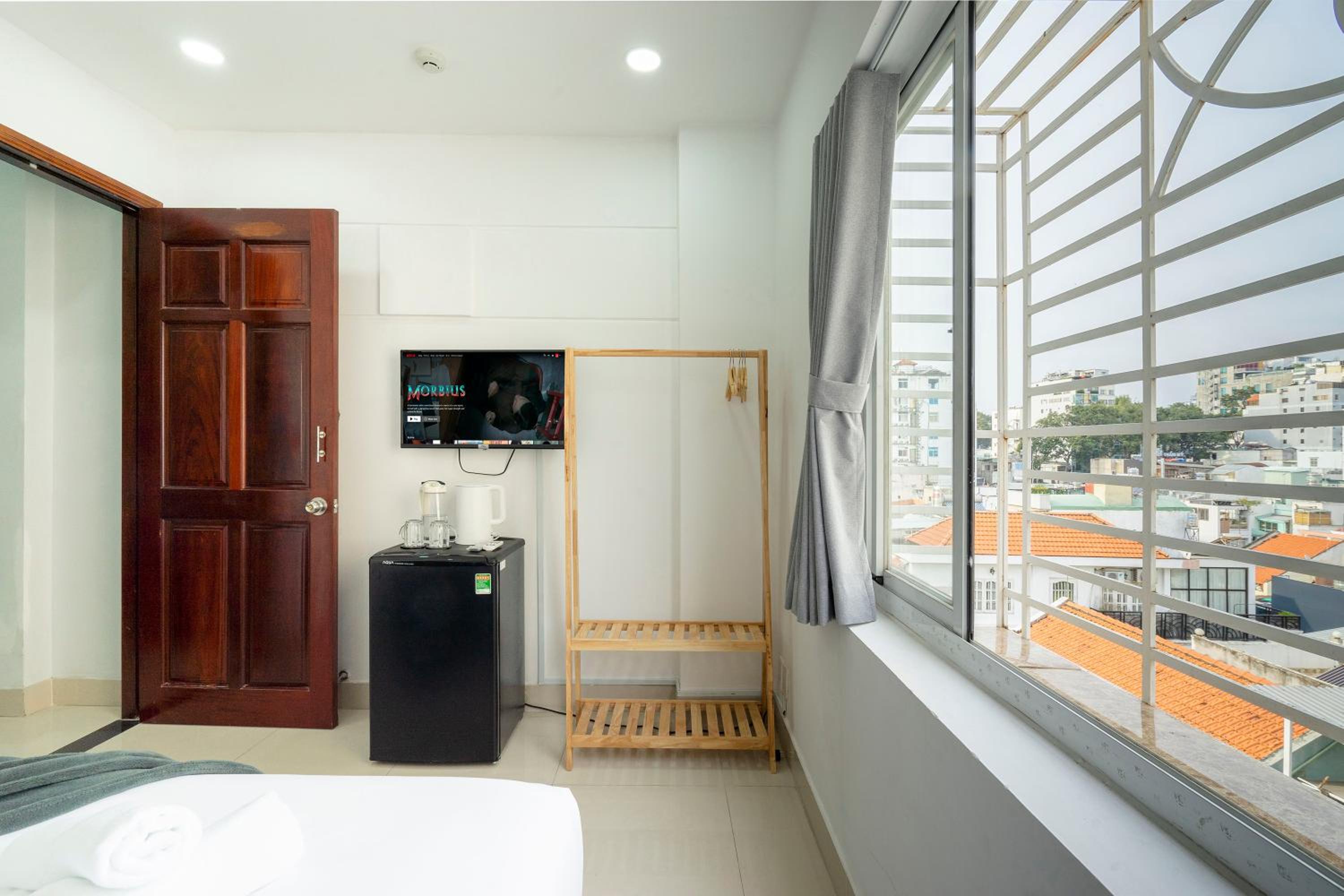 SAZI Church View Home - Free Nails HairWash