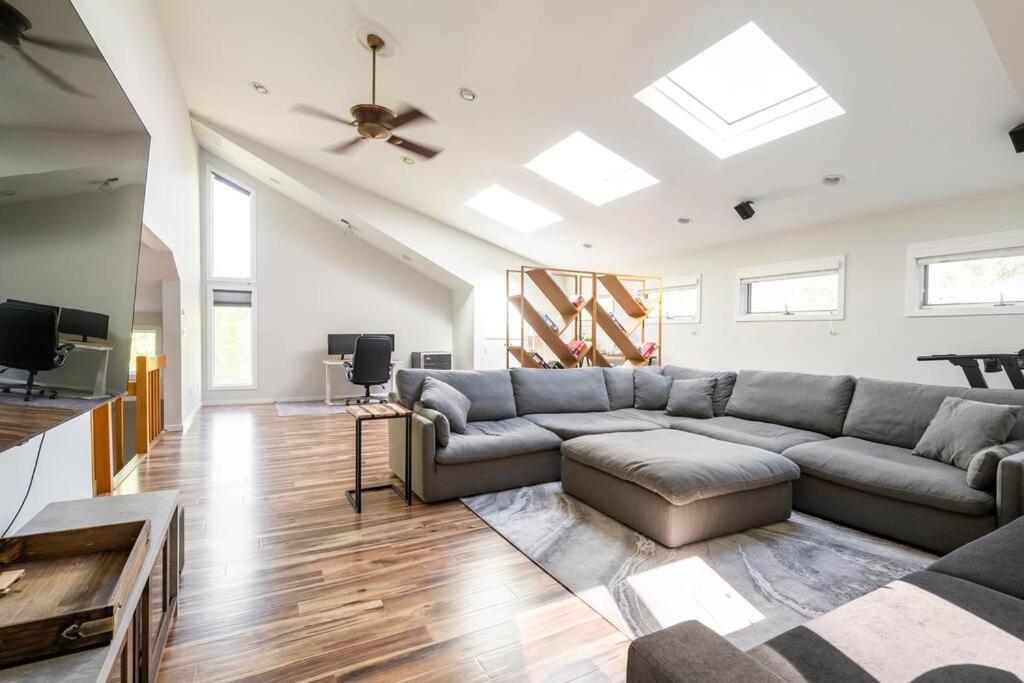 Modern, Cozy Hudson Valley Escape 1 Hr From NYC view 4