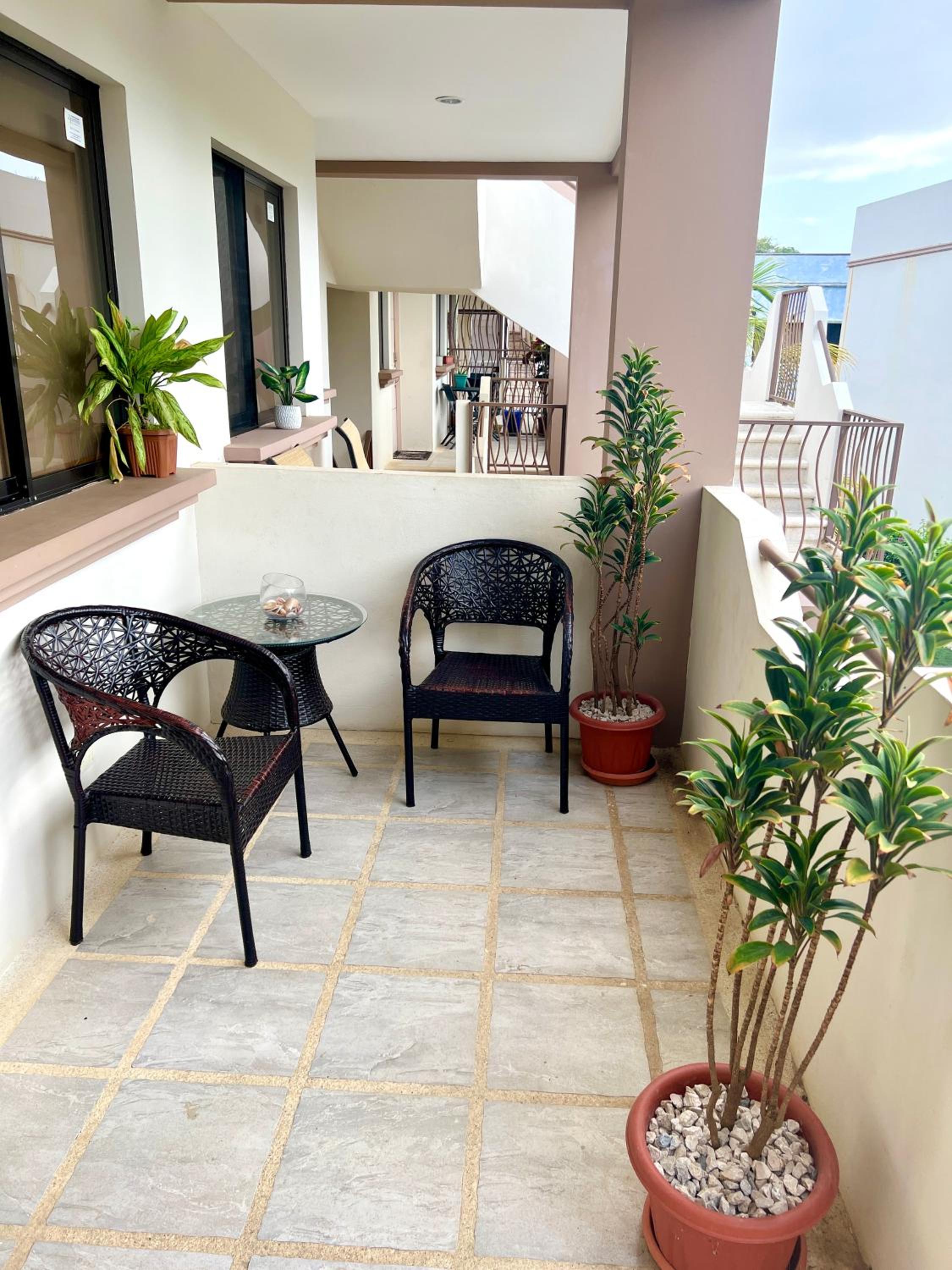 High Tide 2 bed1 bath condo Terrace