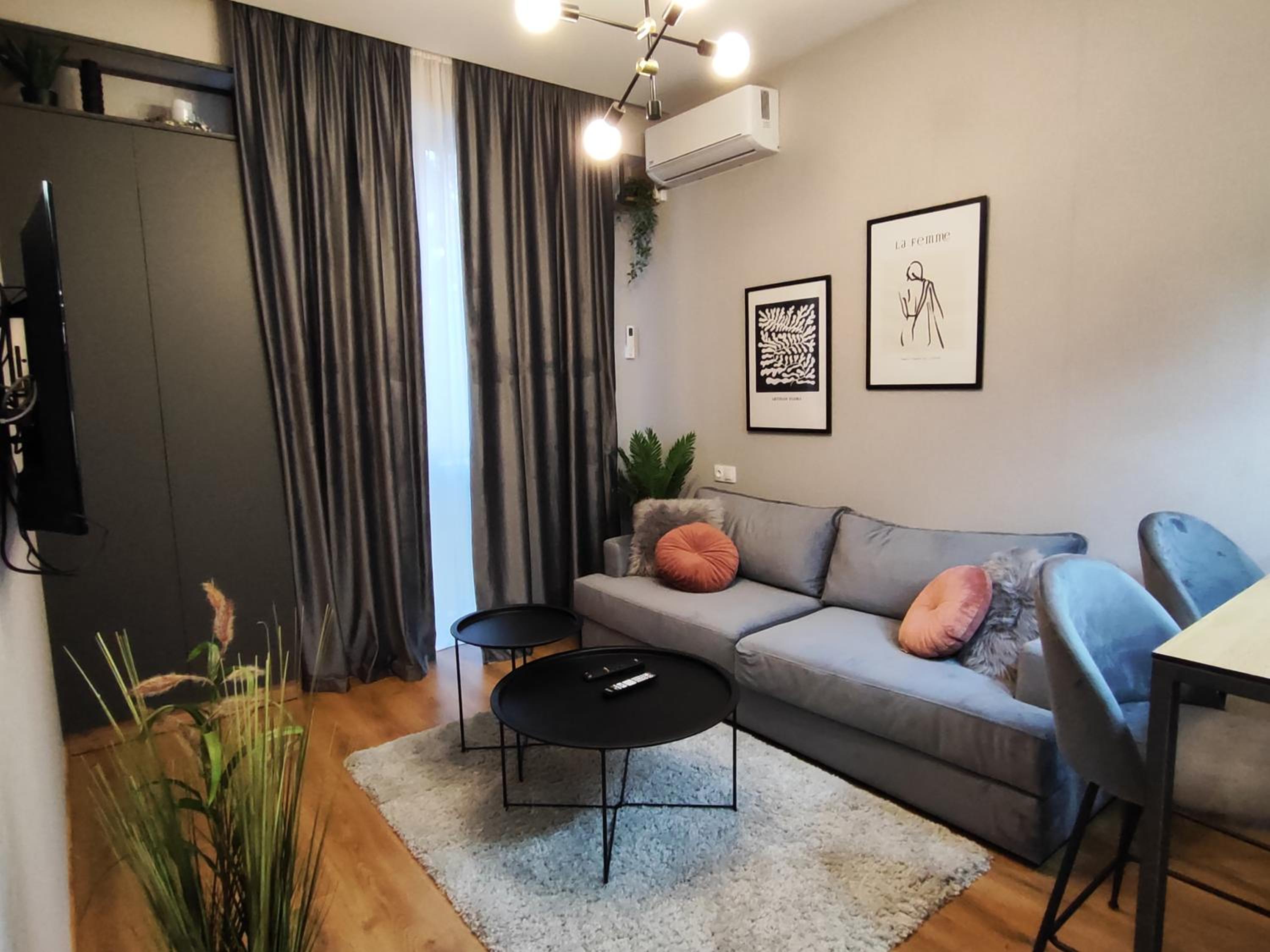 Nina's sweet cosy flat. view 4