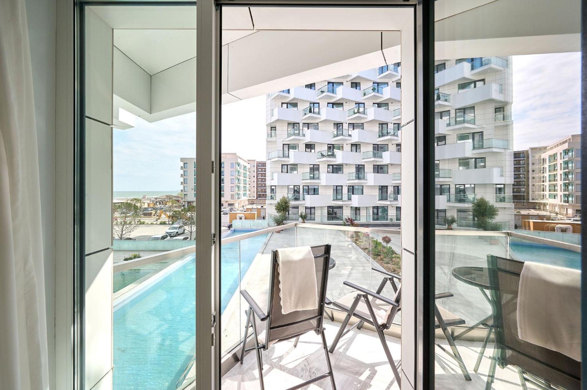The Point Studio in Infinity Spa&Pools Resort - parking view 3