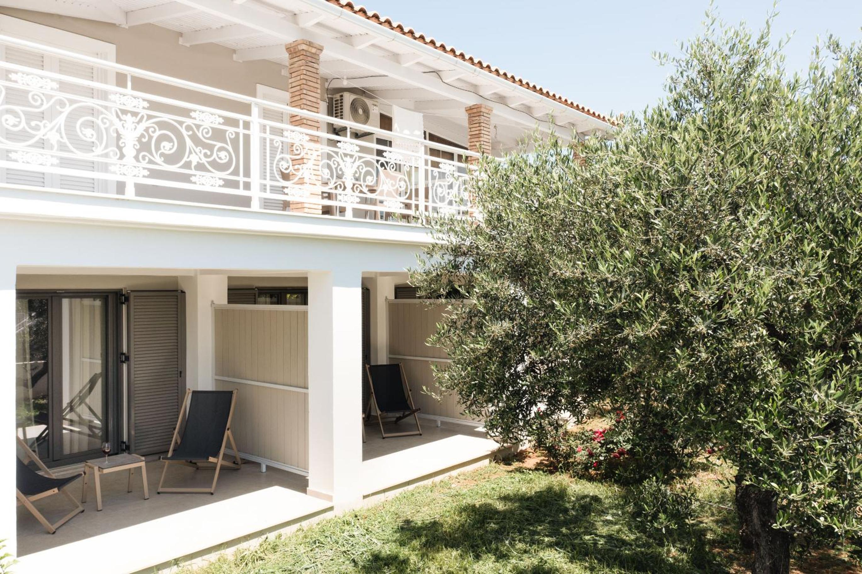 Krystalias luxury studio photo 2