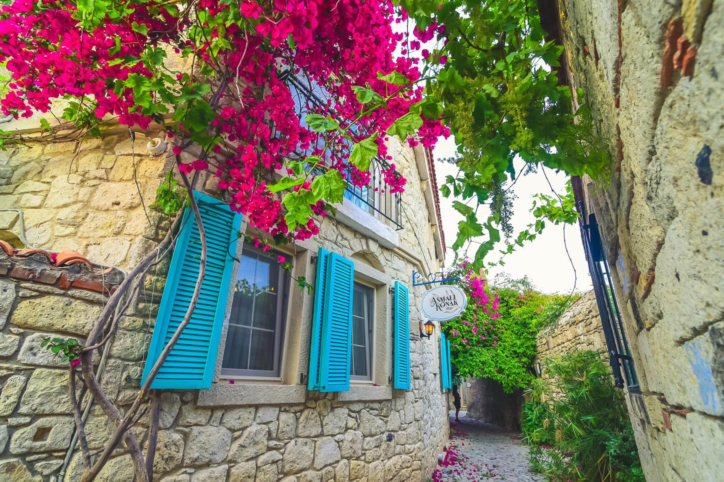 Alacati Asmali Konak Hotel