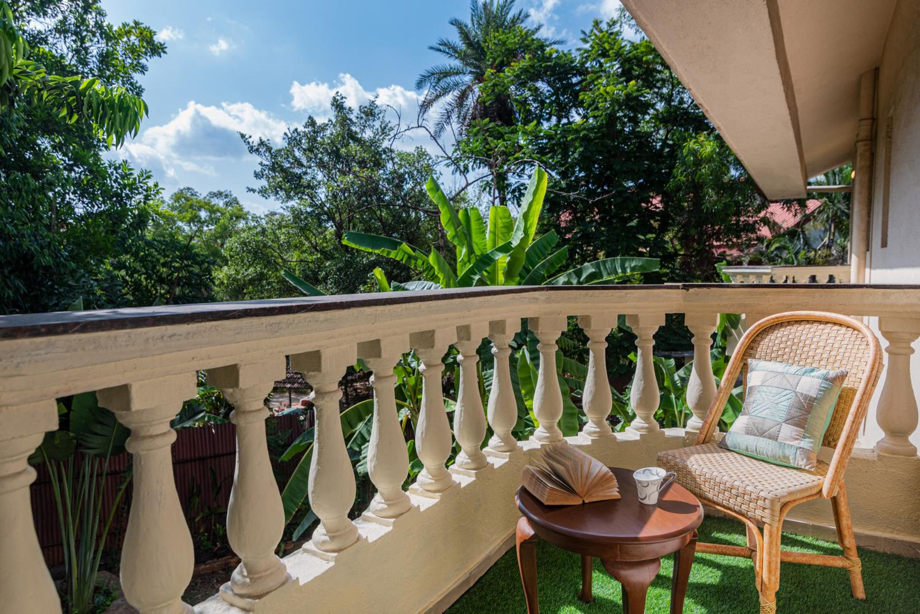 SaffronStays Grandiosa - 4 BDR pet-friendly, pool villa Khandala view 2