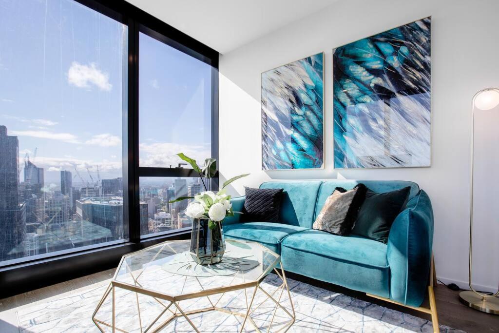Stunning City Views 2 bed 2 bath- Ur Urban Oasis!