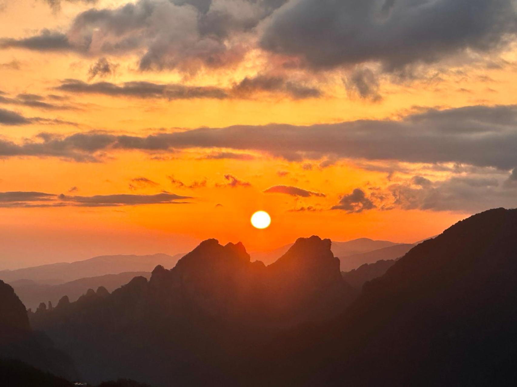 Zhangjiajie National Park Nvue Resorts