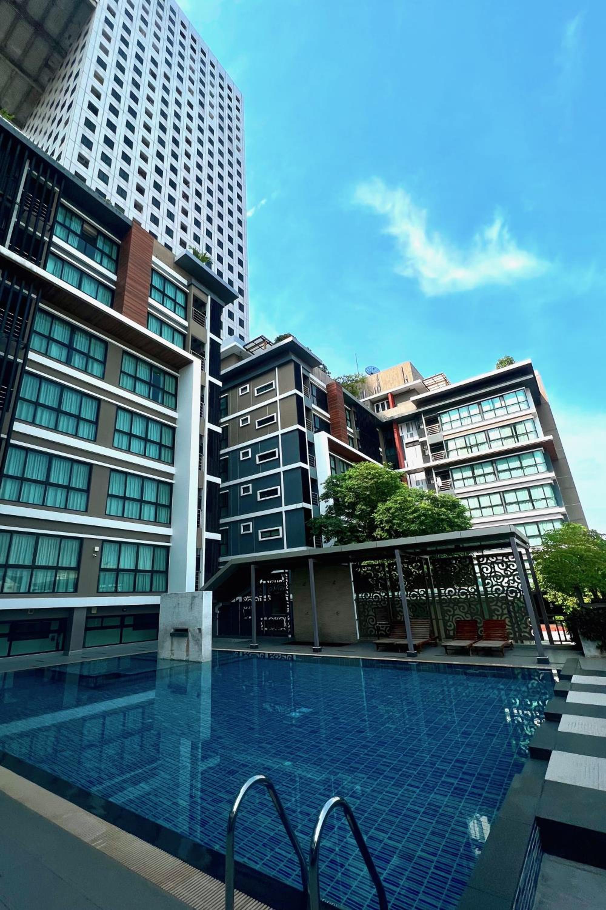 Hotel The Plimplace Hotel - Image 1