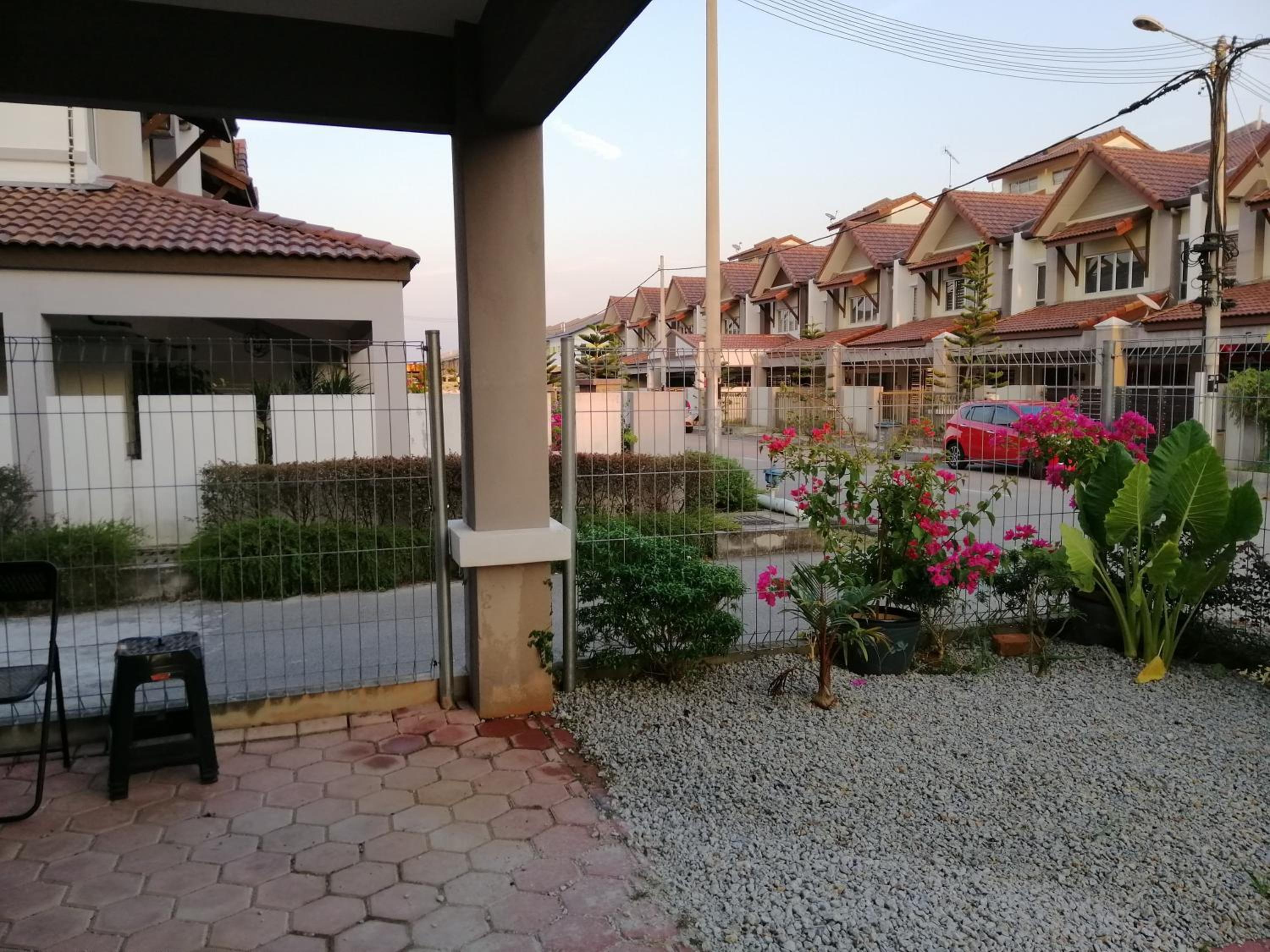 Cosy Spacious Homestay in Central Batu Pahat with Wifi & GENTING Clubhouse photo 6