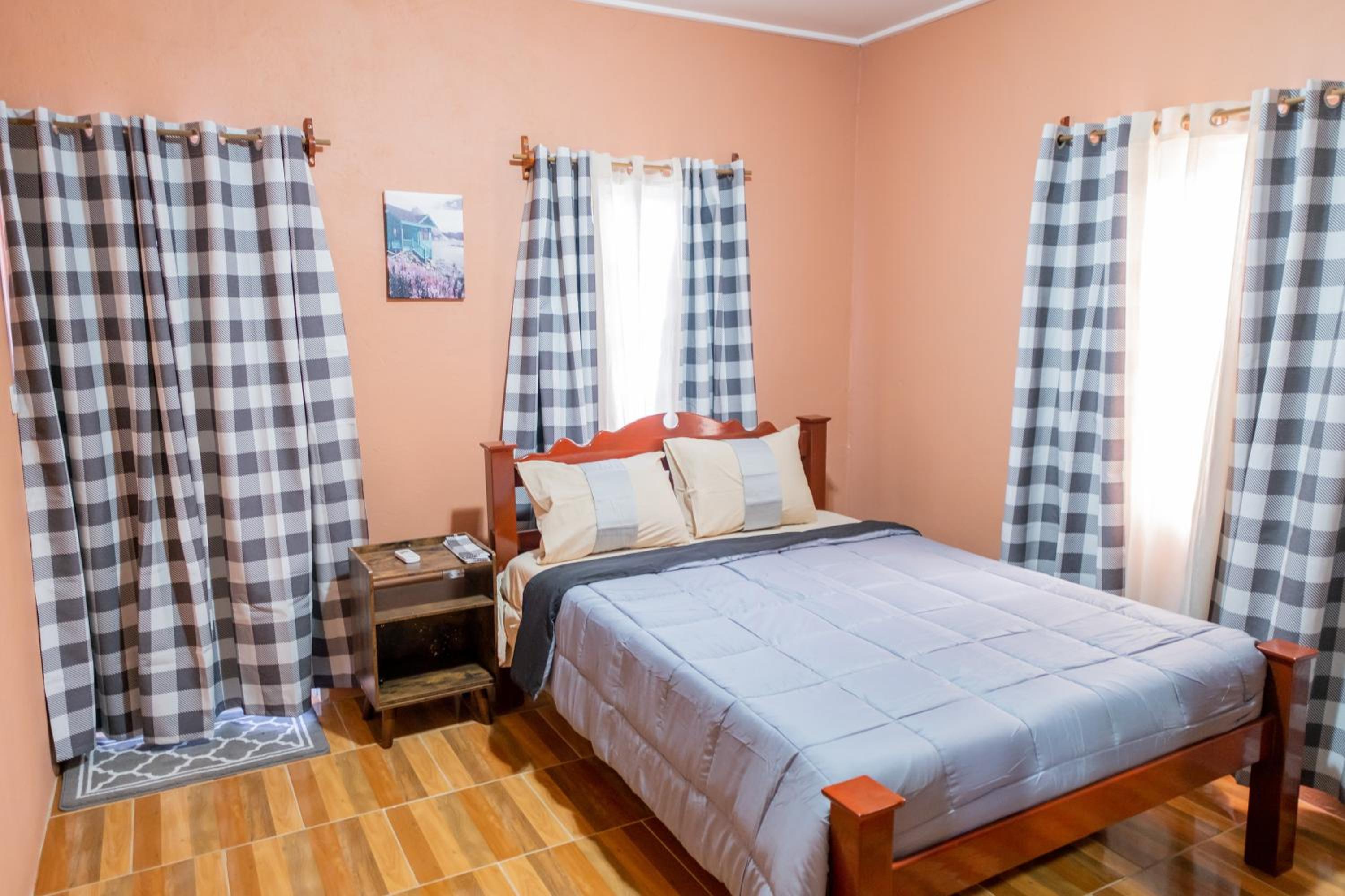 Golden Palms Apartment
