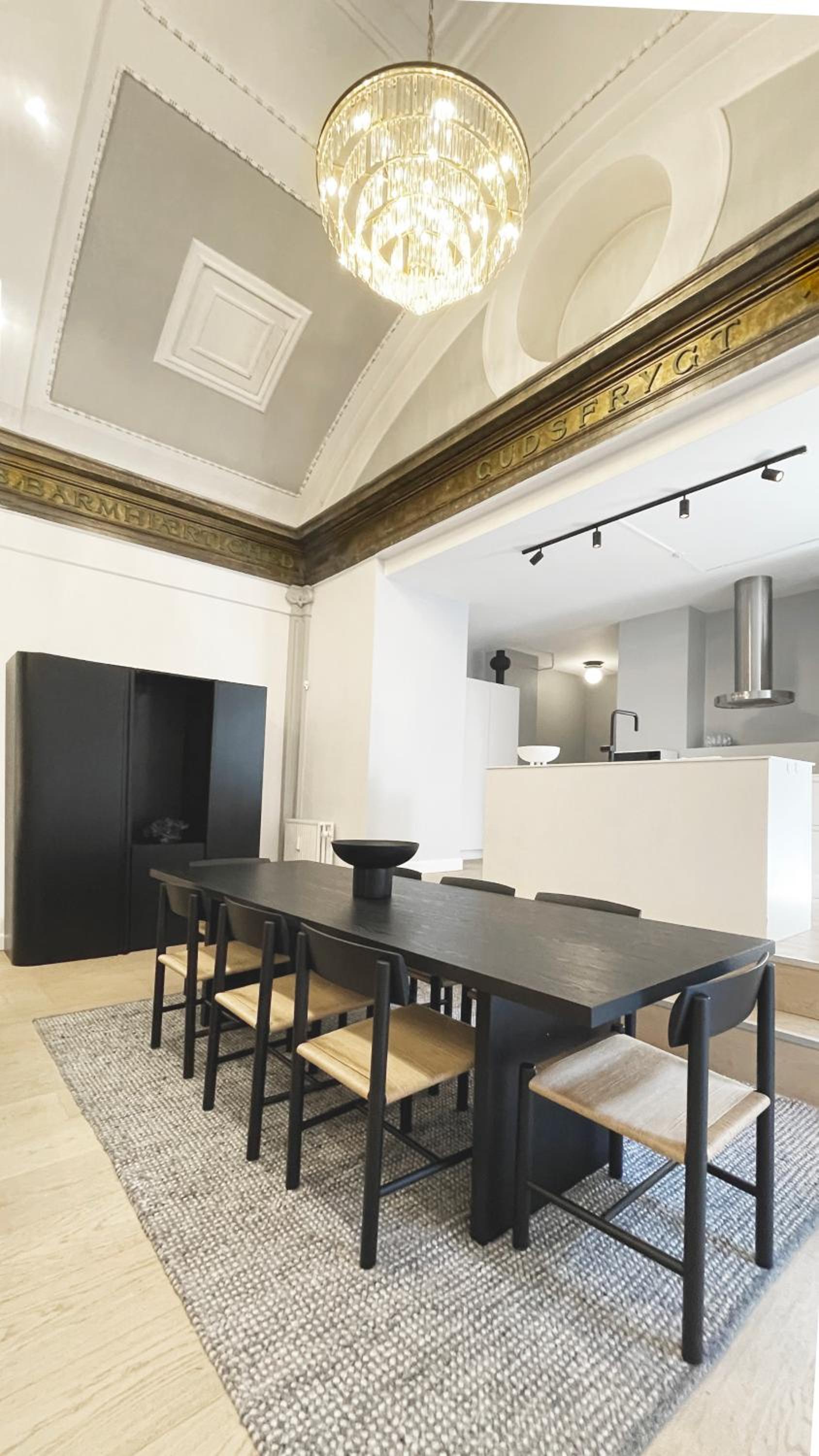 Unique 3 Bedroom Apartment in Vibrant Frederiksberg