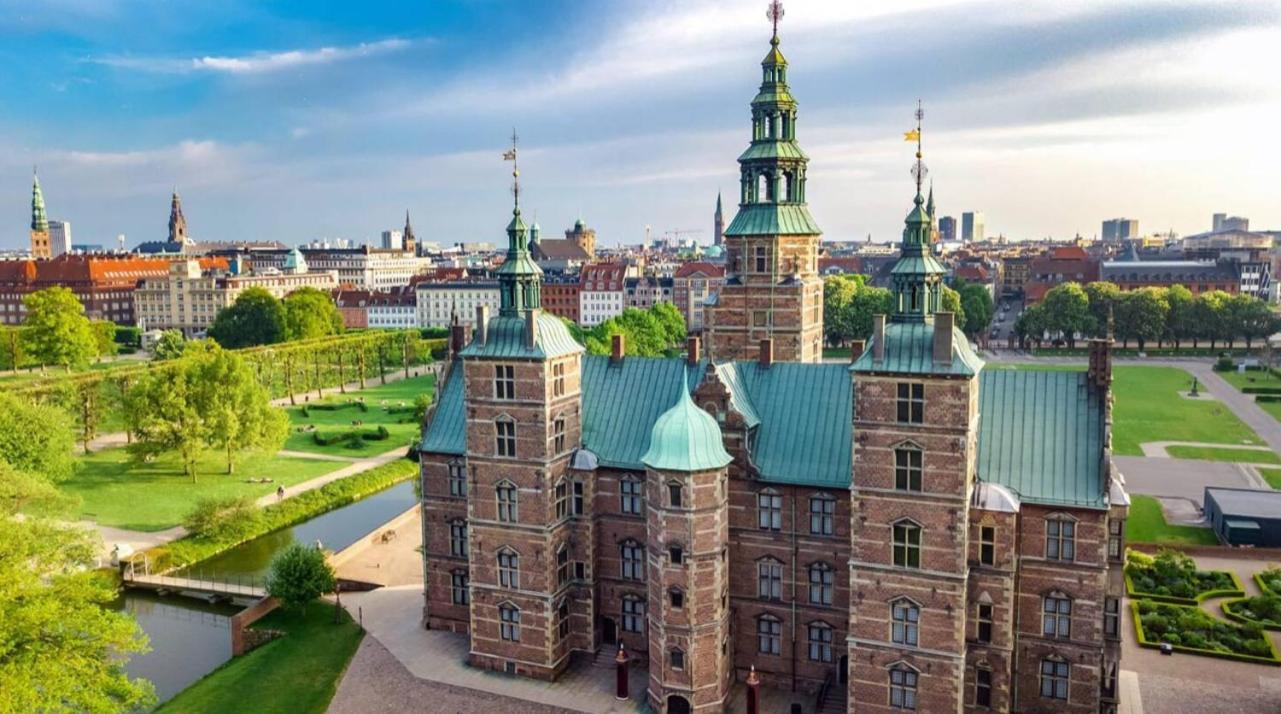 Unique 3 Bedroom Apartment in Vibrant Frederiksberg