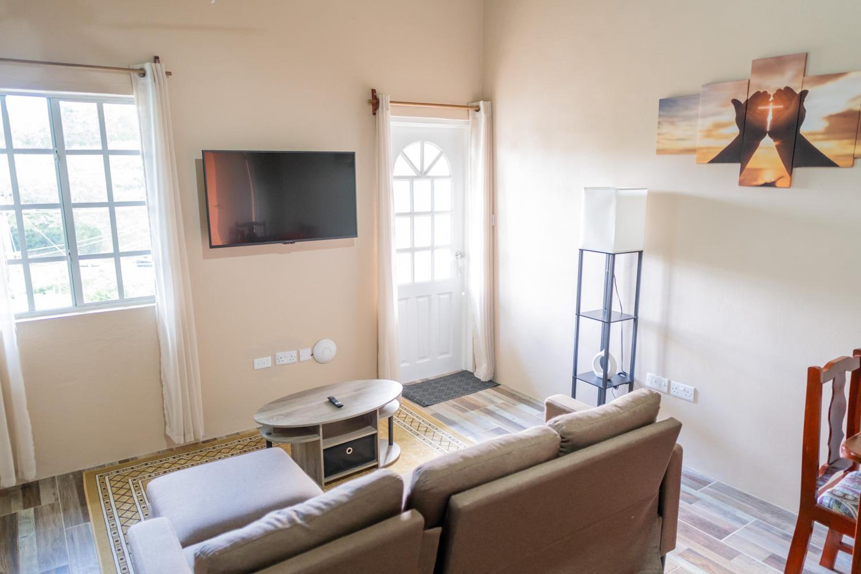 Golden Palms Apartment
